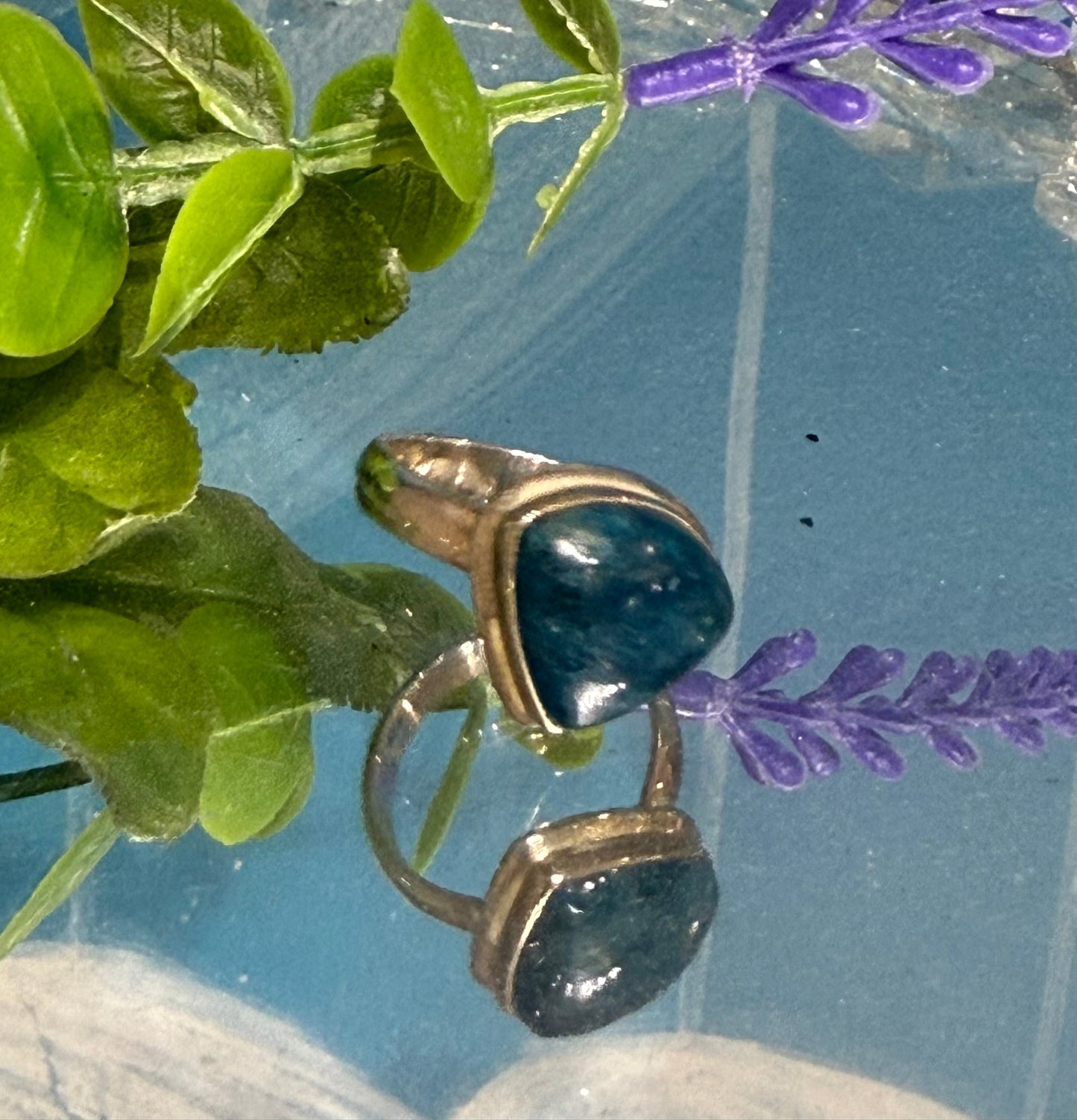 Neon Blue Apatite Silver Ring – Size 7.5 Crystal Wellness