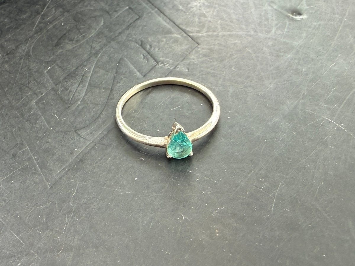 đ Neon Blue Apatite Ring â The Spark of Inspiration, size 6 Crystal Wellness