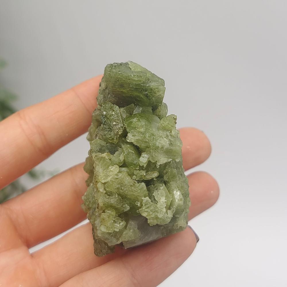 Epidote with Mica in Quartz 110gr 5.8x4x3cm Crystal Wellness