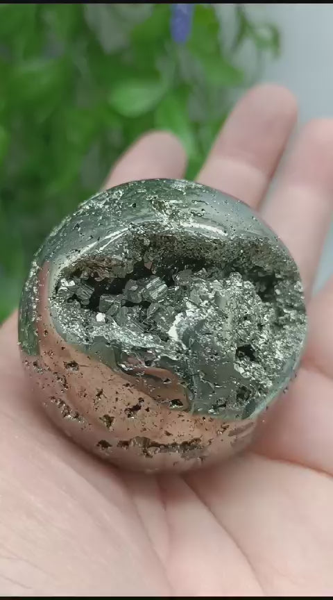 Pyrite Spheres (Stand Included)
