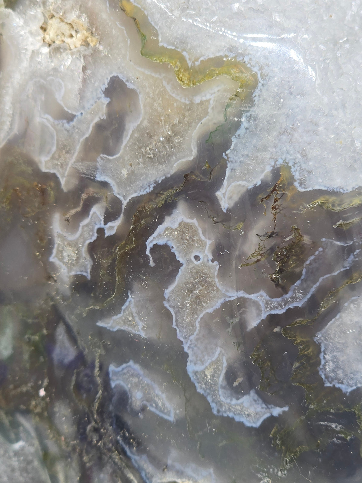 Moss Agate — Stone of Growth, Renewal & New Beginnings
945g | 14 × 9 × 5cm Crystal Wellness