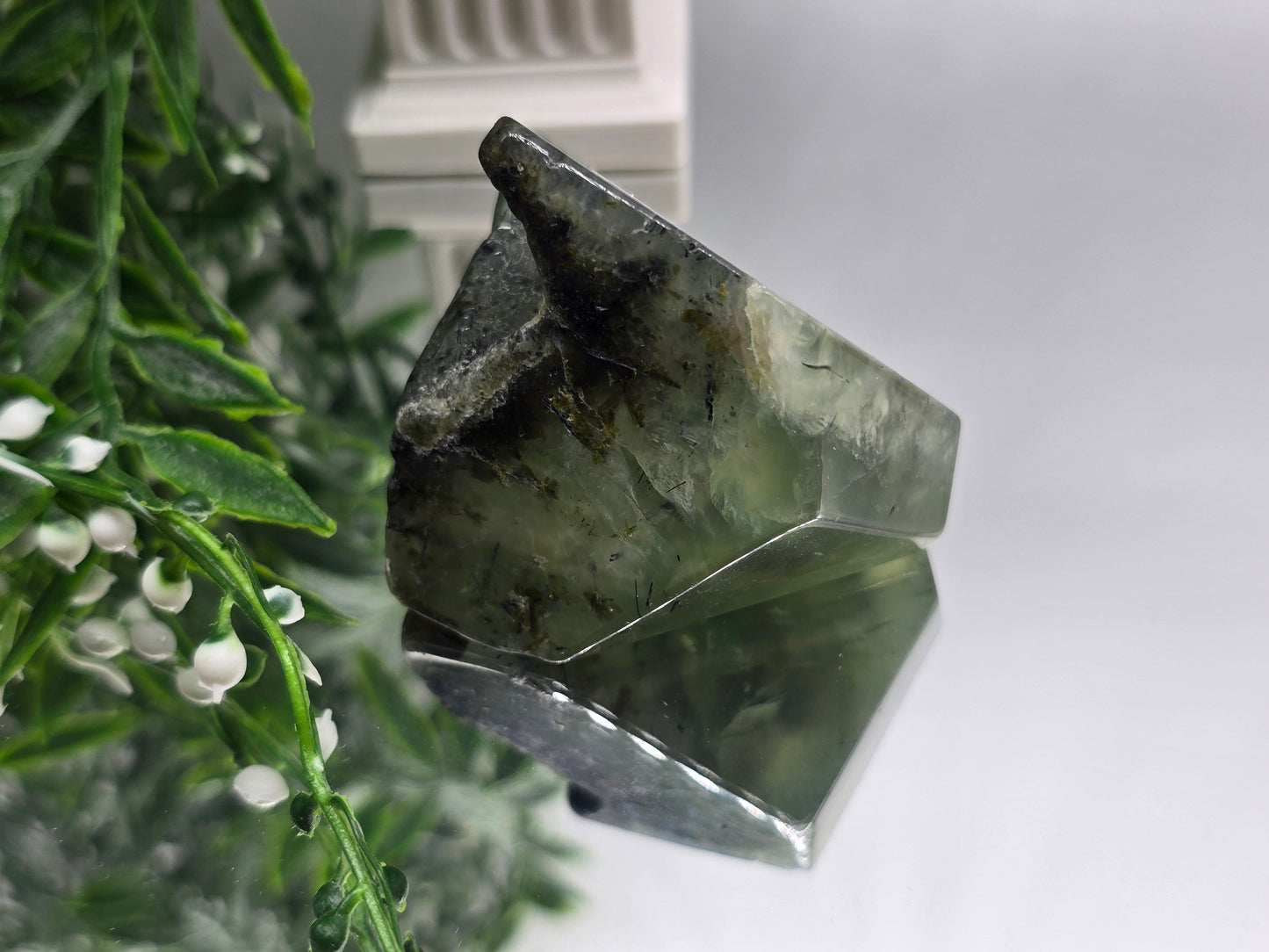 ✨ Prehnite Freeform – 130g | 5 × 5 × 5 cm Crystal Wellness