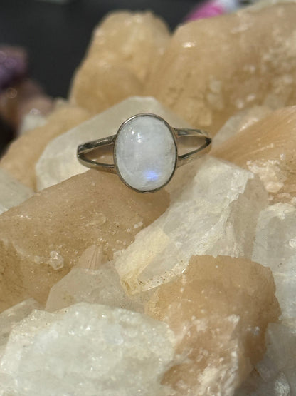 Moonstone Ring – Size 6.5

A Stone of Intuition, Feminine Wisdom & New Beginnings Crystal Wellness