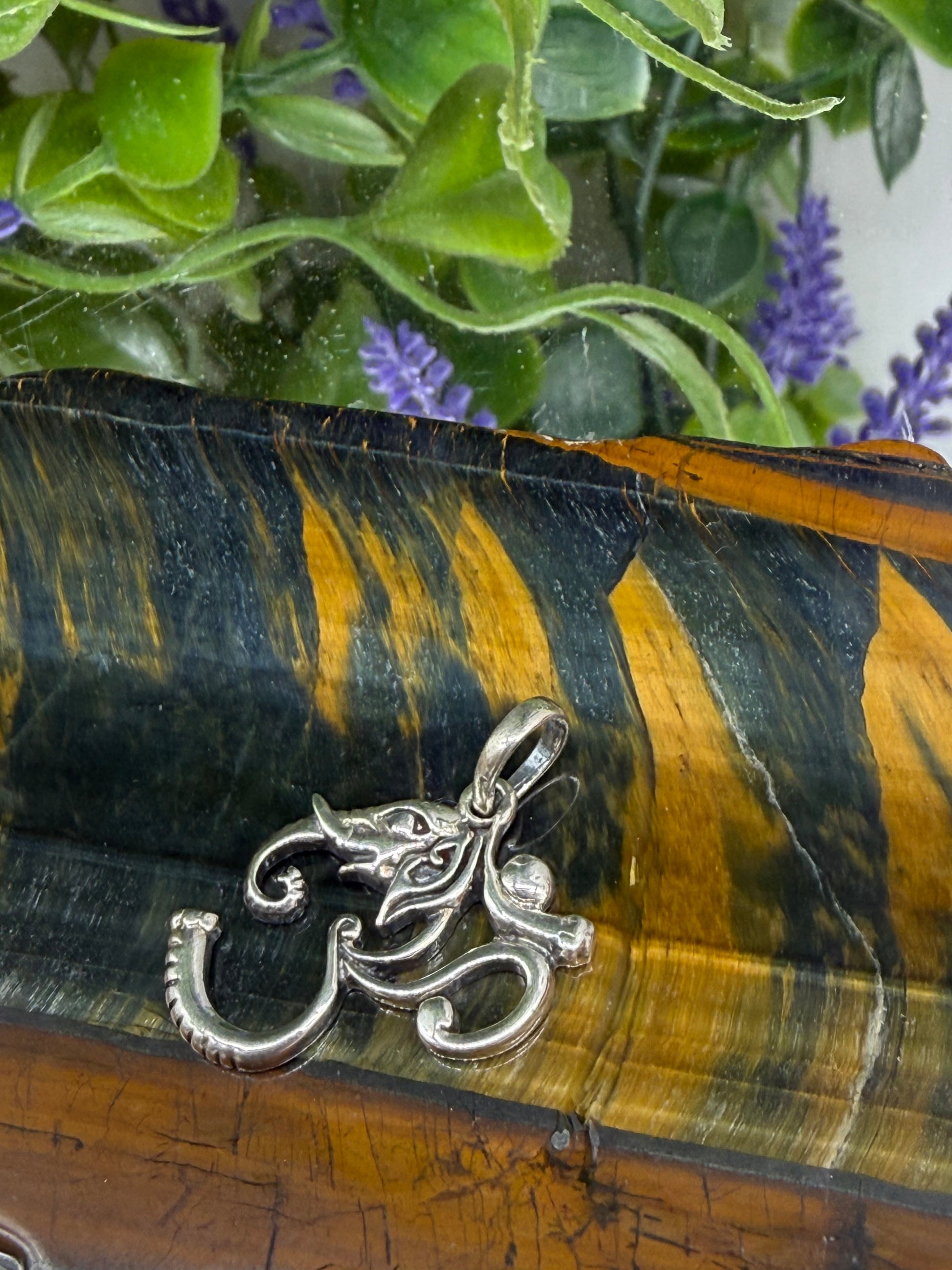 ✨ Om (ॐ) Sterling Silver Pendant — Sacred Sound & Inner Peace, 27mmx19mm Crystal Wellness