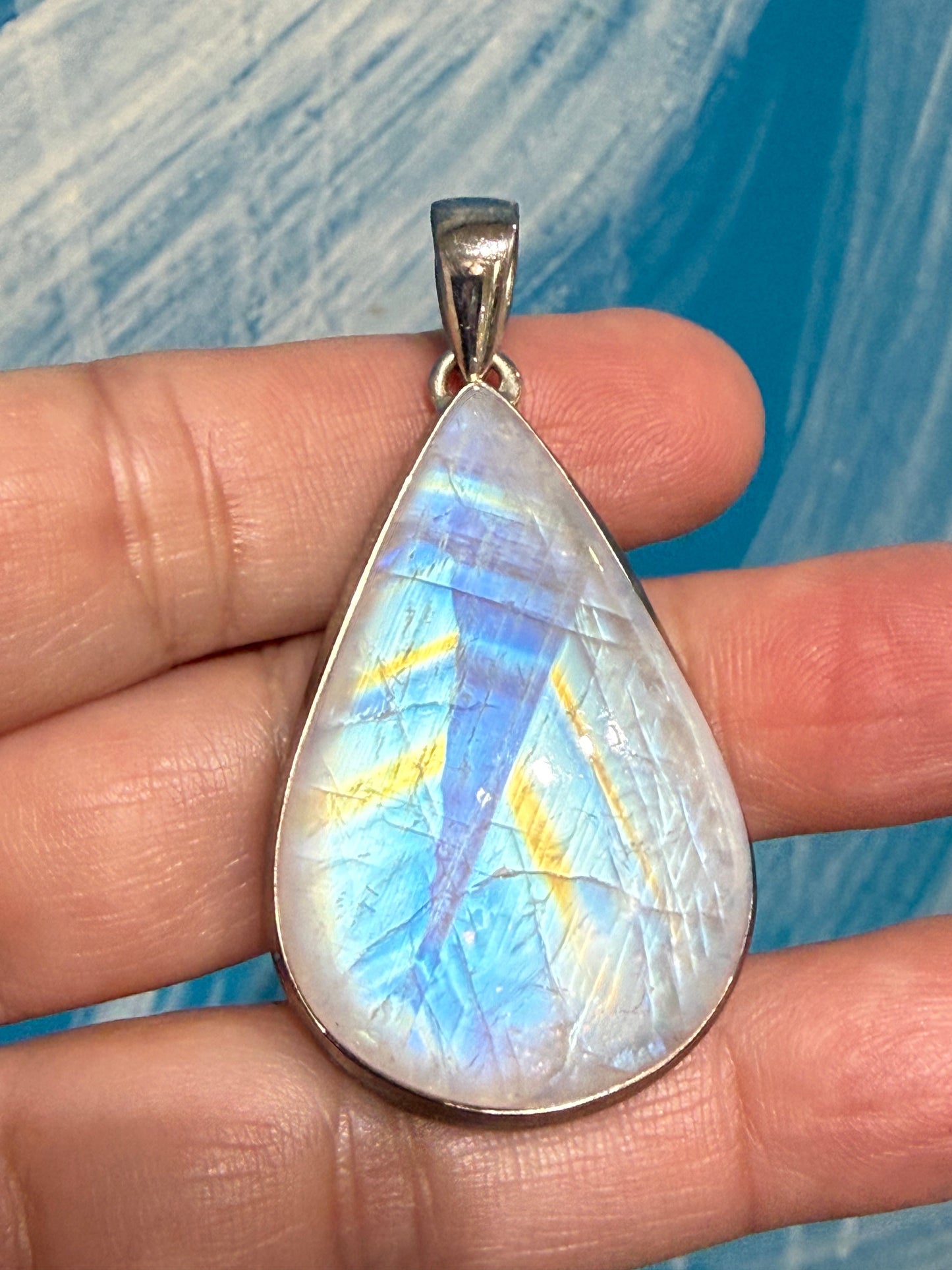 Moonstone Pendant  High quality – Stone of Intuition, New Beginnings & Divine Feminine Energy, 40mmx27mm Crystal Wellness