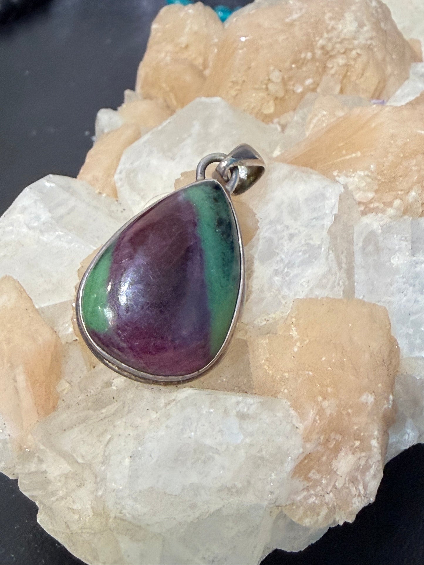 Ruby Zoisite Pendant – Passion, Growth & Heart-Centred Transformation Crystal Wellness