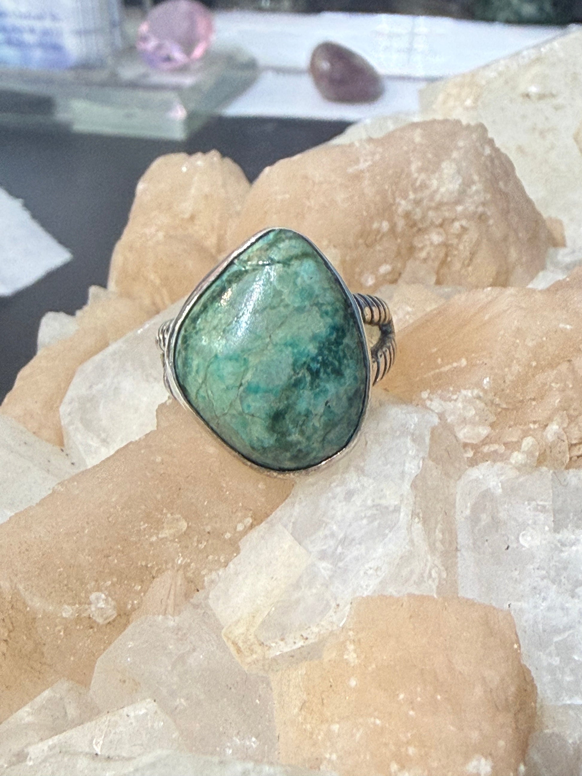 Turquoise Ring

A Timeless Treasure of Protection, Wisdom & Serenity Crystal Wellness