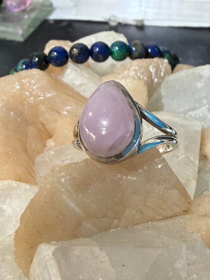Natural Kunzite Ring, size 9.5 – Stone of Divine Love, Emotional Healing & Inner Peace Crystal Wellness