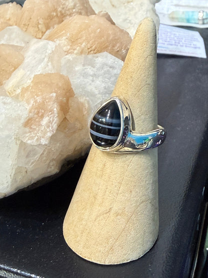 Black Agate Ring, size 7.5 – A Stone of Strength & Grounded Protection Crystal Wellness