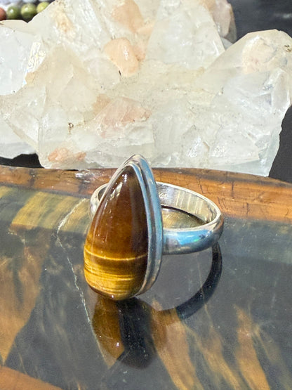 Gold Tiger Eye Ring, size 10

Golden Strength • Confidence • Protection Crystal Wellness