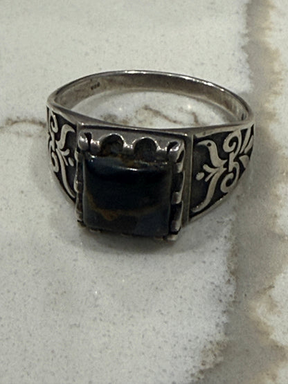 Classic Sterling Silver Men’s Ring – Size 13.5 Crystal Wellness