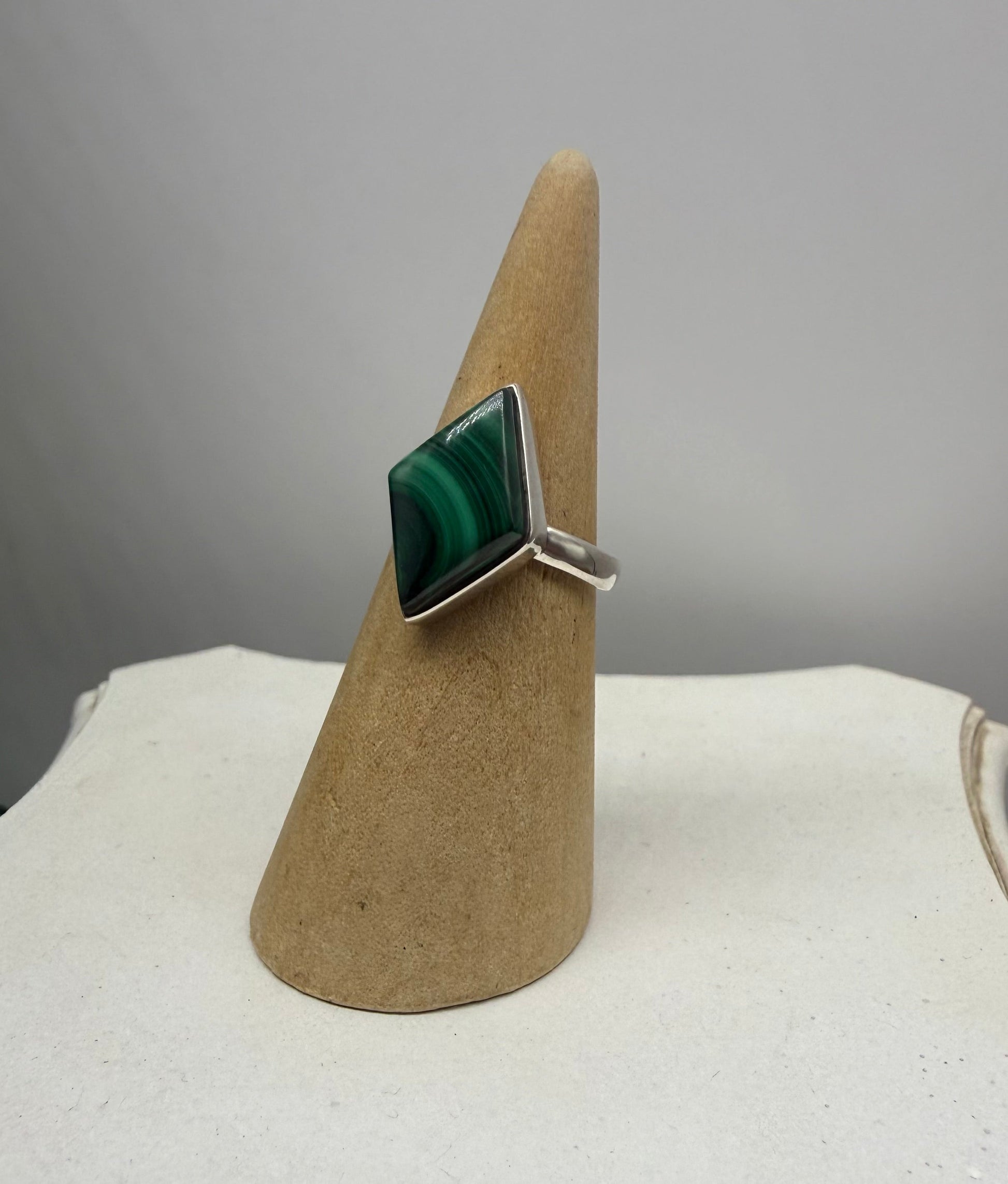 Malachite Ring in 925 Sterling Silver - Size 9 Crystal Wellness