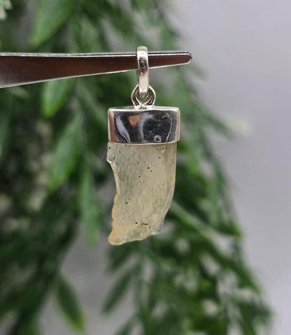 Libyan Gold Desert Glass 925 Silver Pendant 2.5g Crystal Wellness