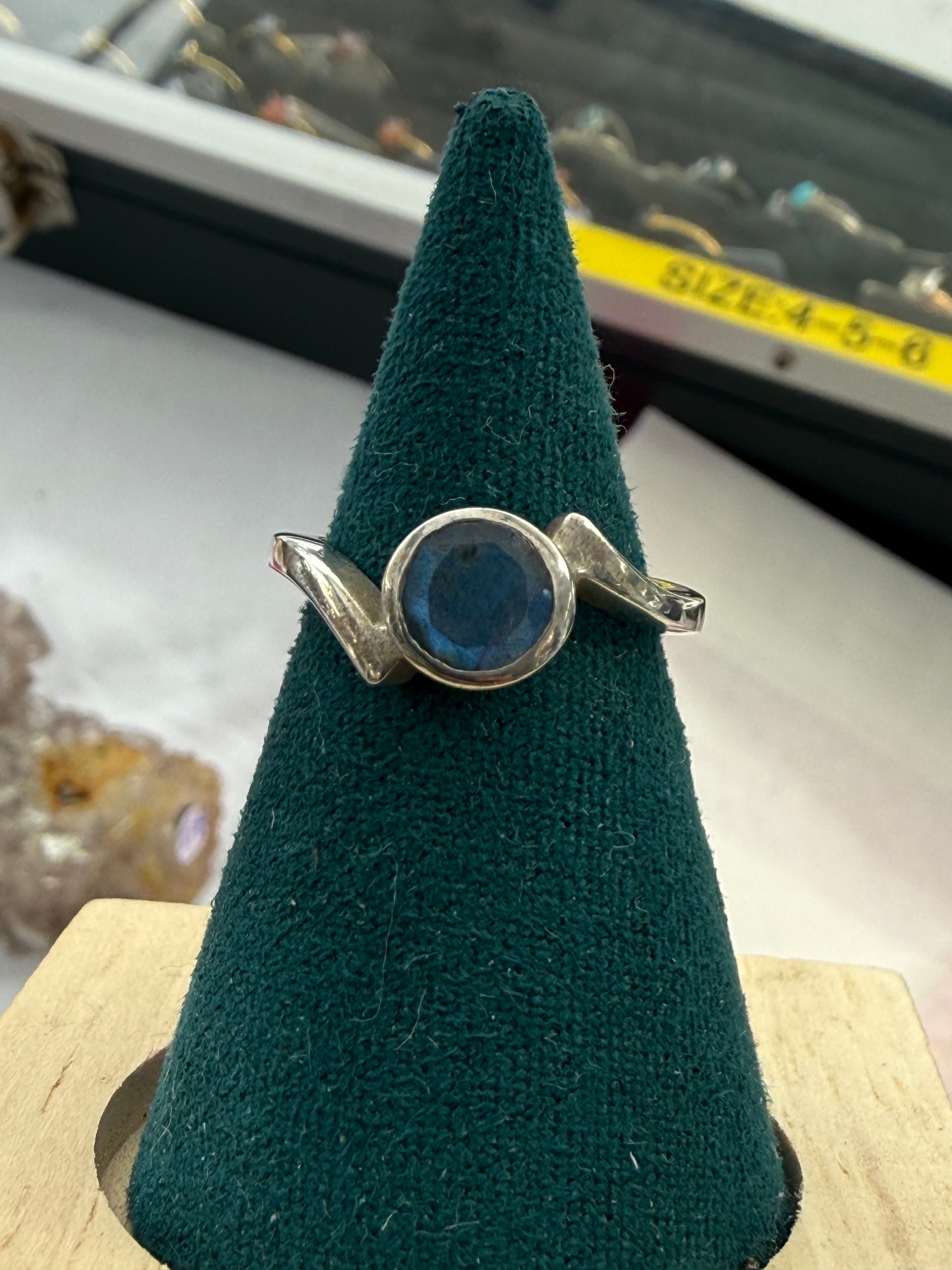 Labradorite Ring – Stone of Magic, Intuition & Transformation, size 5 Crystal Wellness
