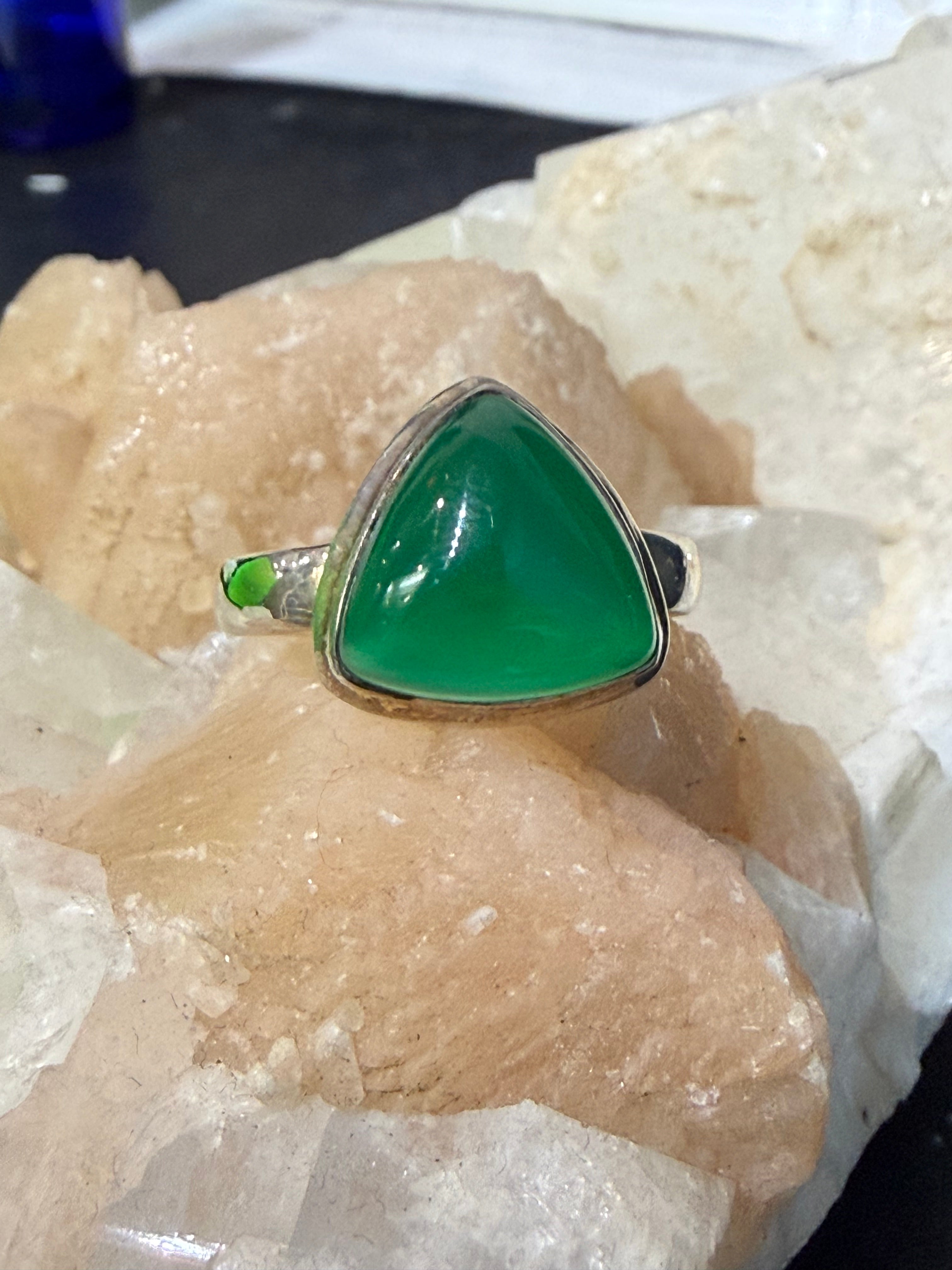 Green Onyx Ring, size 9 – Stone of Strength, Renewal & Heart-Centred Confidence Crystal Wellness