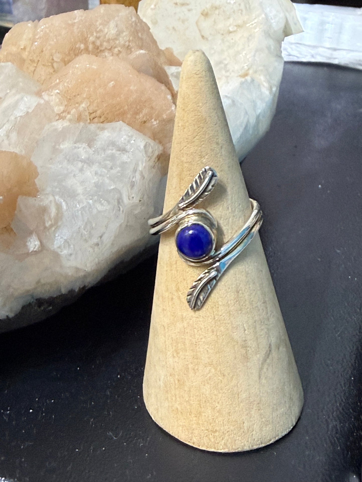Lapis Lazuli Feather Ring, Size 6.5

Wisdom • Truth • Spiritual Insight Crystal Wellness