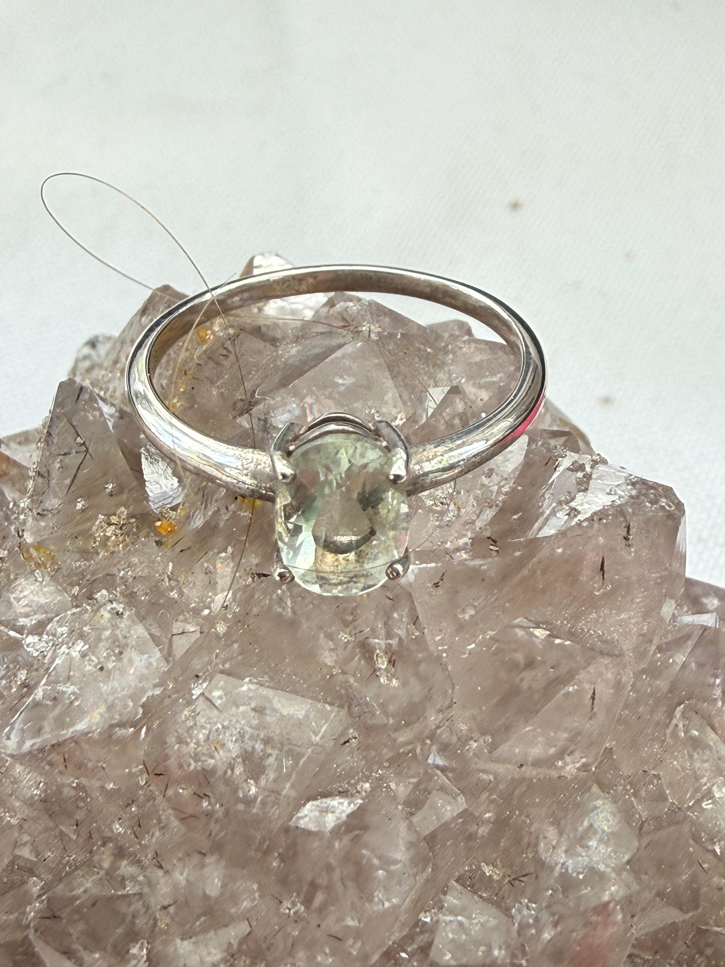 Green Fluorite Ring – Clarity, Growth & Heart-Centred Wisdom, size 6 Crystal Wellness