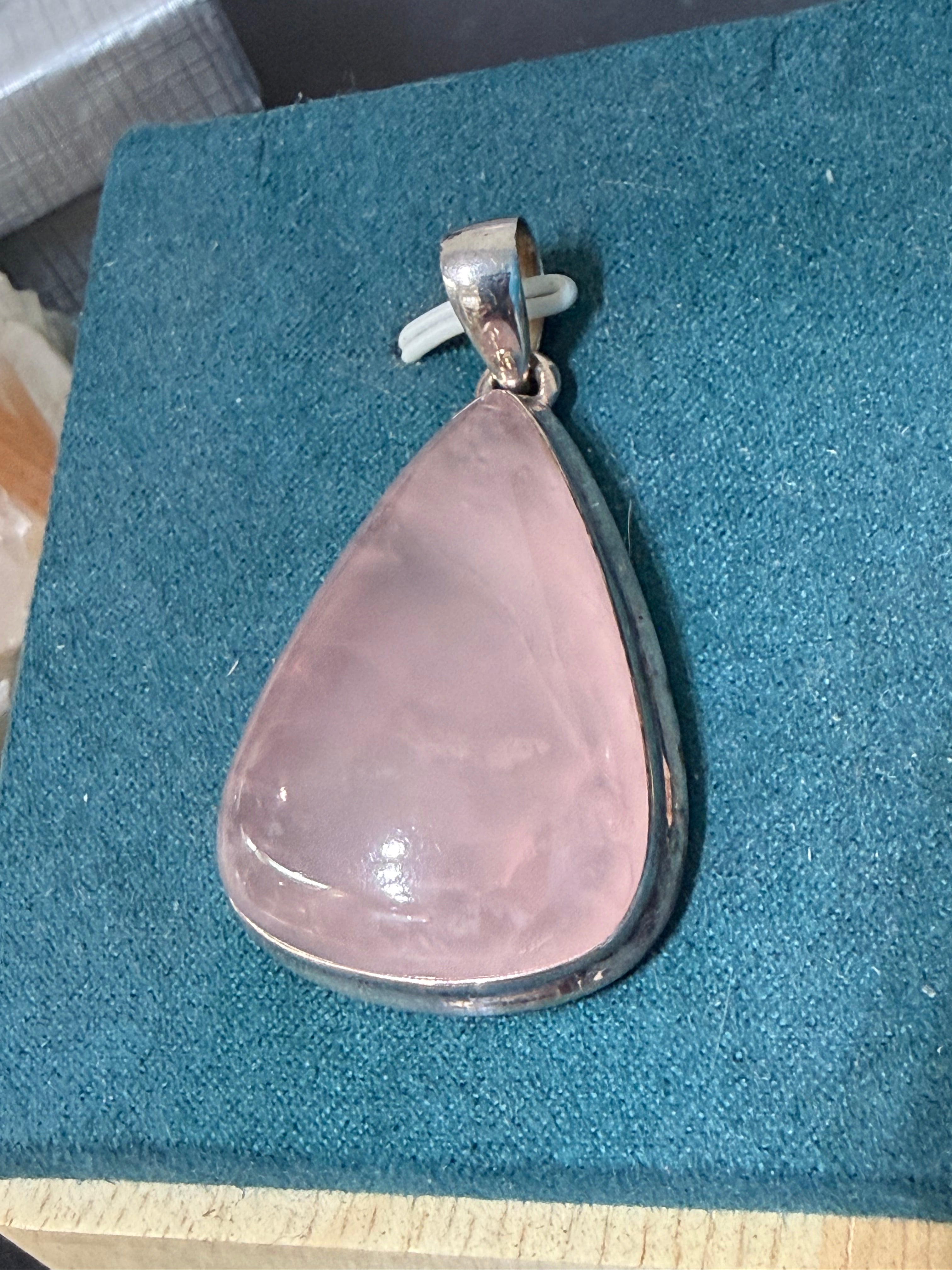 Rose Quartz Pendant – The Stone of Unconditional Love, 39mmx27mm Crystal Wellness
