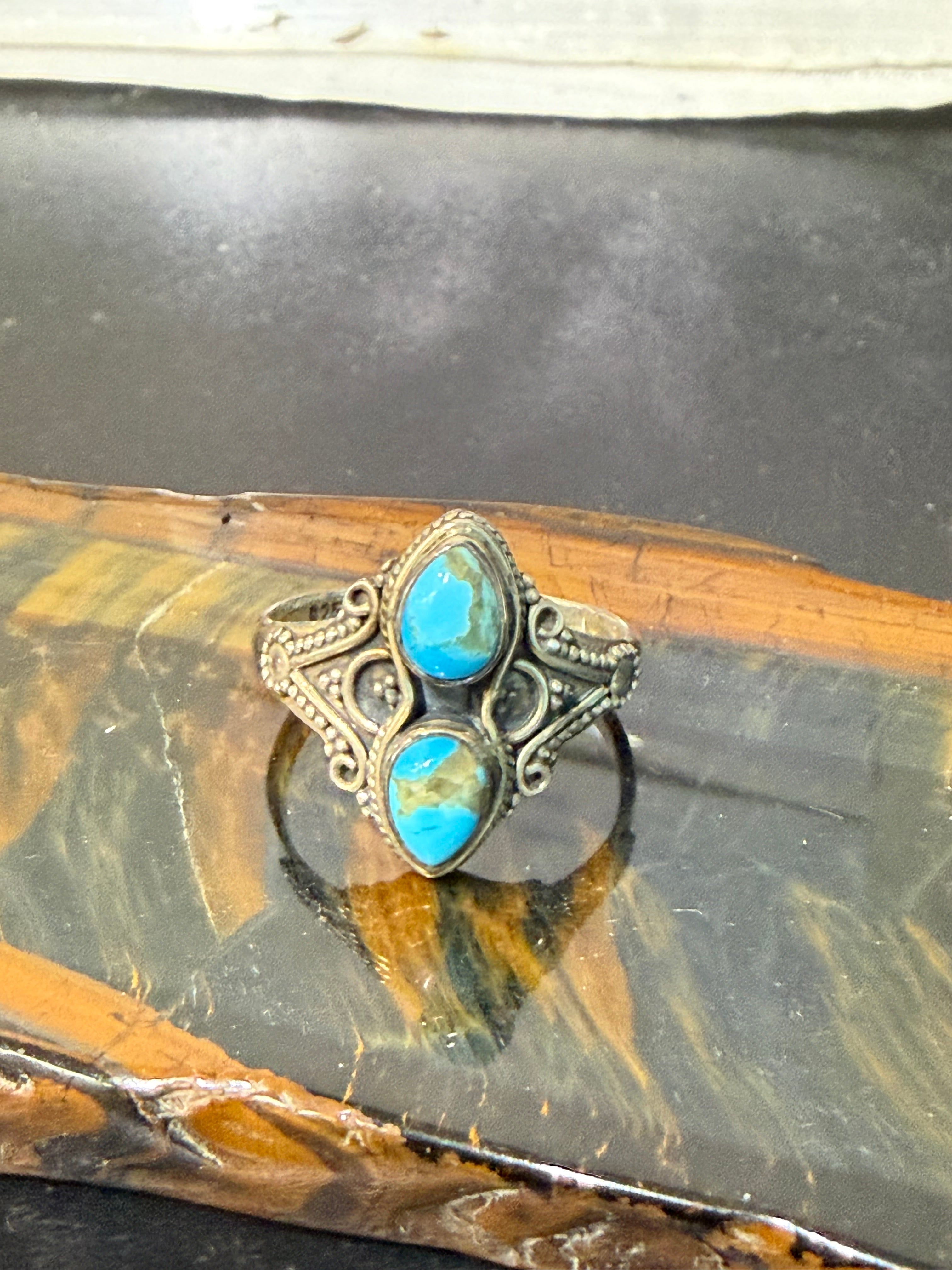 💙 Blue Copper Turquoise Ring, size 11

Oceanic Calm • Emotional Balance • Inner Wisdom Crystal Wellness