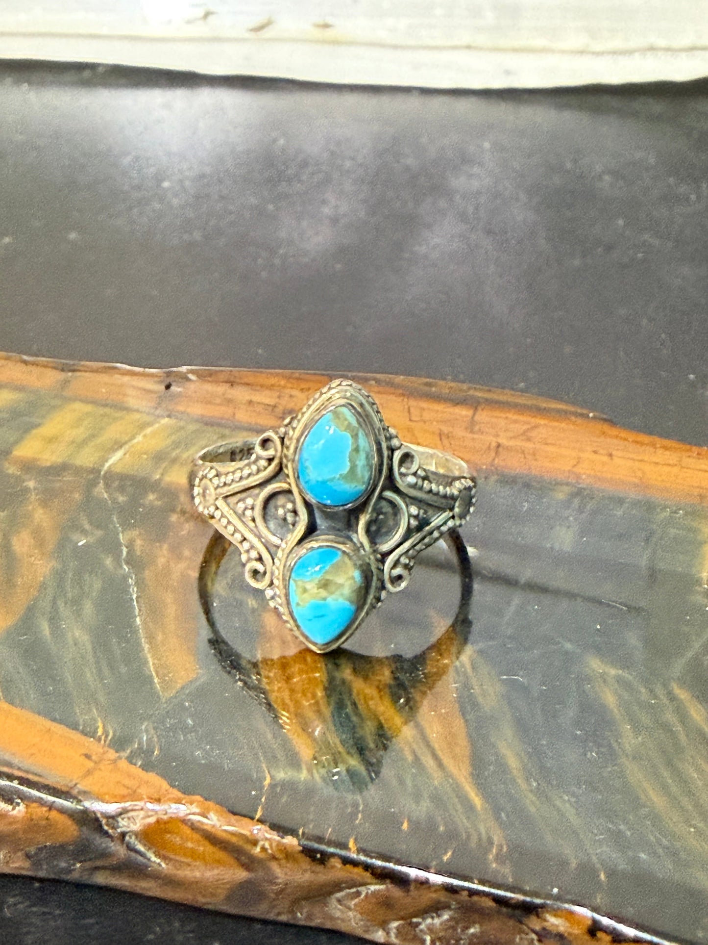 💙 Blue Copper Turquoise Ring, size 11

Oceanic Calm • Emotional Balance • Inner Wisdom Crystal Wellness