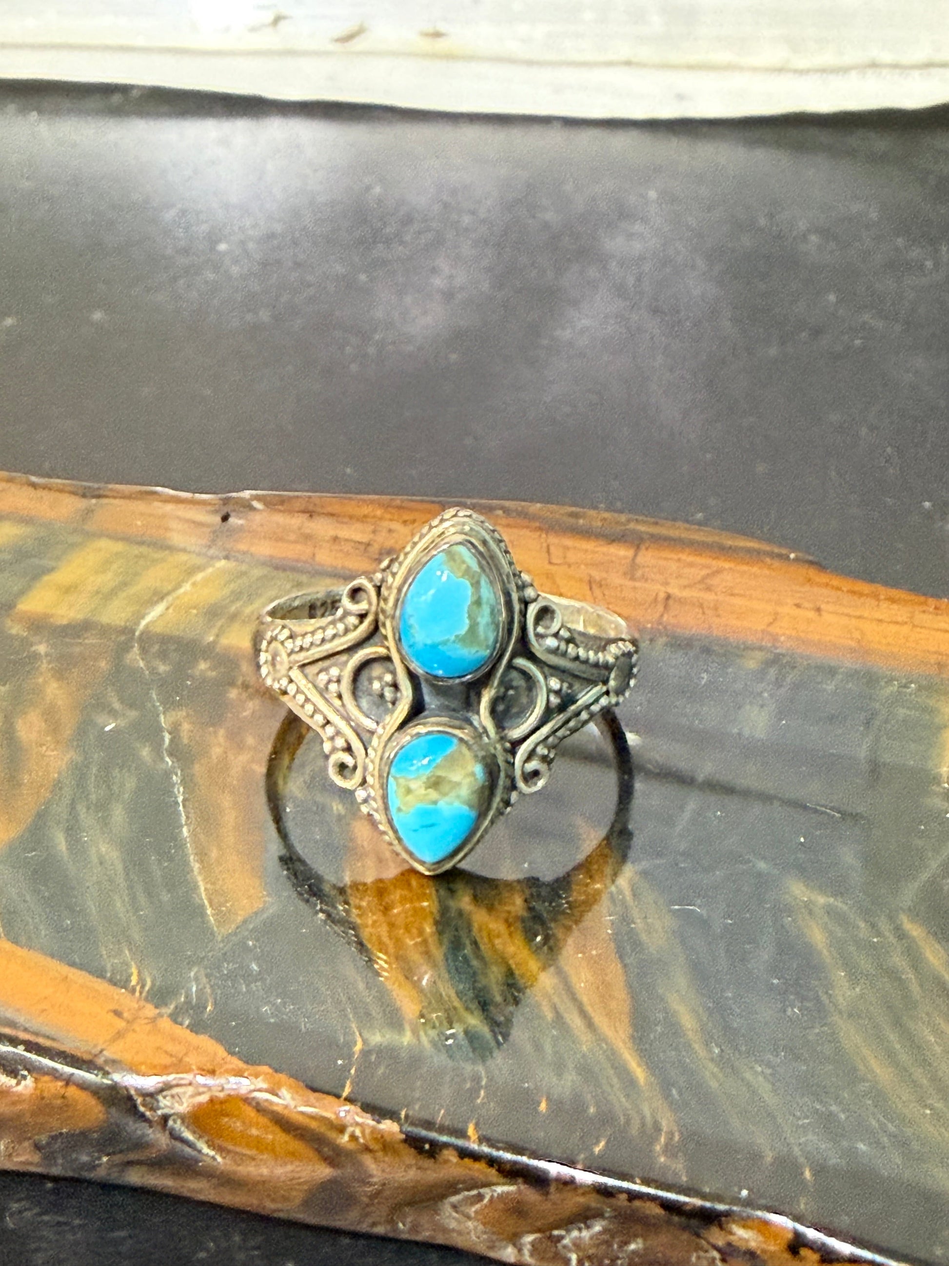💙 Blue Copper Turquoise Ring, size 11

Oceanic Calm • Emotional Balance • Inner Wisdom Crystal Wellness
