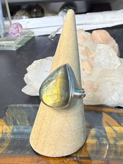 ✨ Golden Flash Labradorite Ring — Stone of Intuition & Transformation, size 9.5 Crystal Wellness