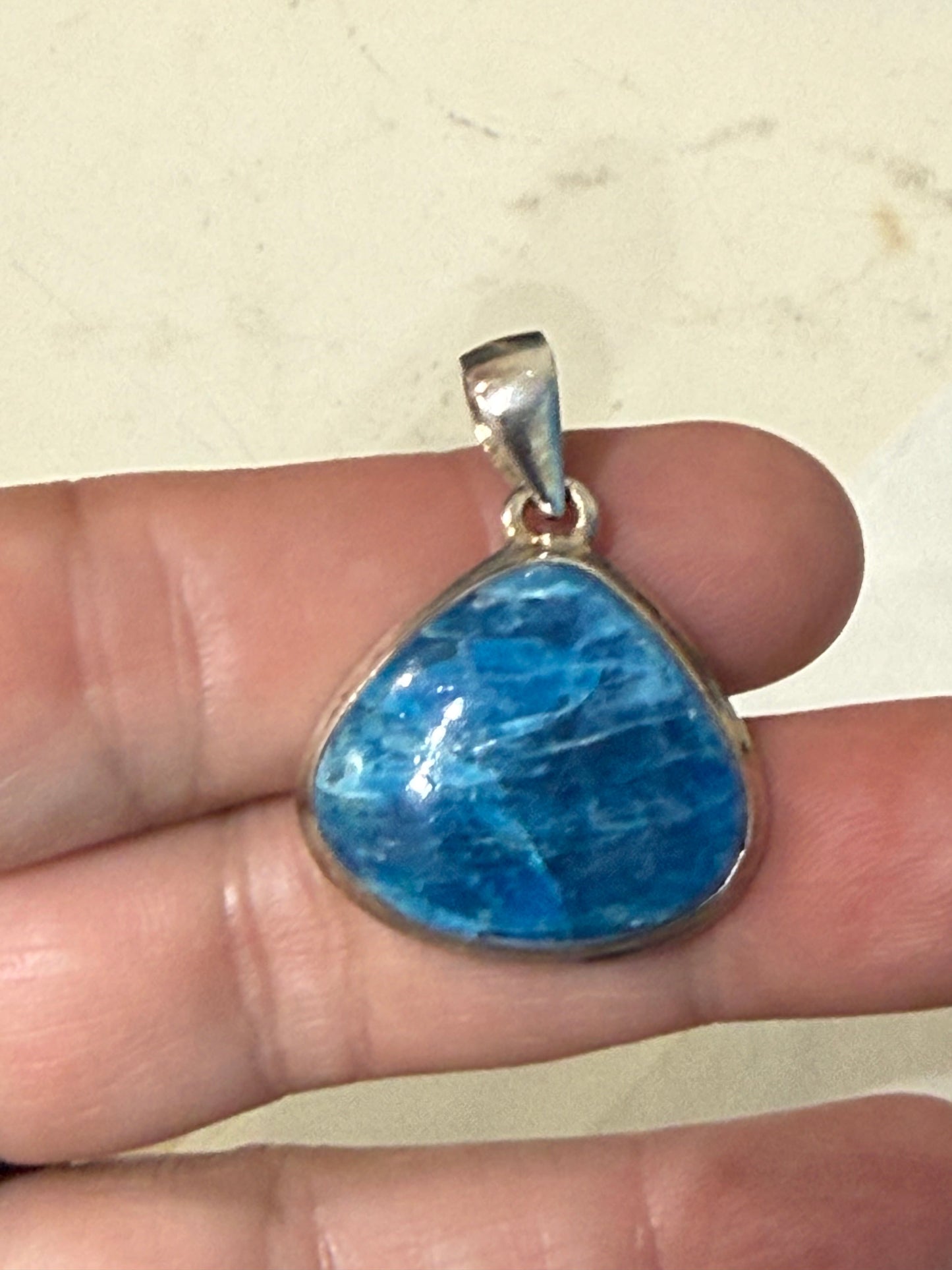 Neon Blue Apatite Pendant – Clarity & Inspired Expression, 23mmx25mm Crystal Wellness