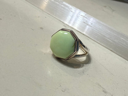 Lemon Chrysoprase Ring
A gentle ray of renewal, hope, and heart-healing energy. Size 8 Crystal Wellness