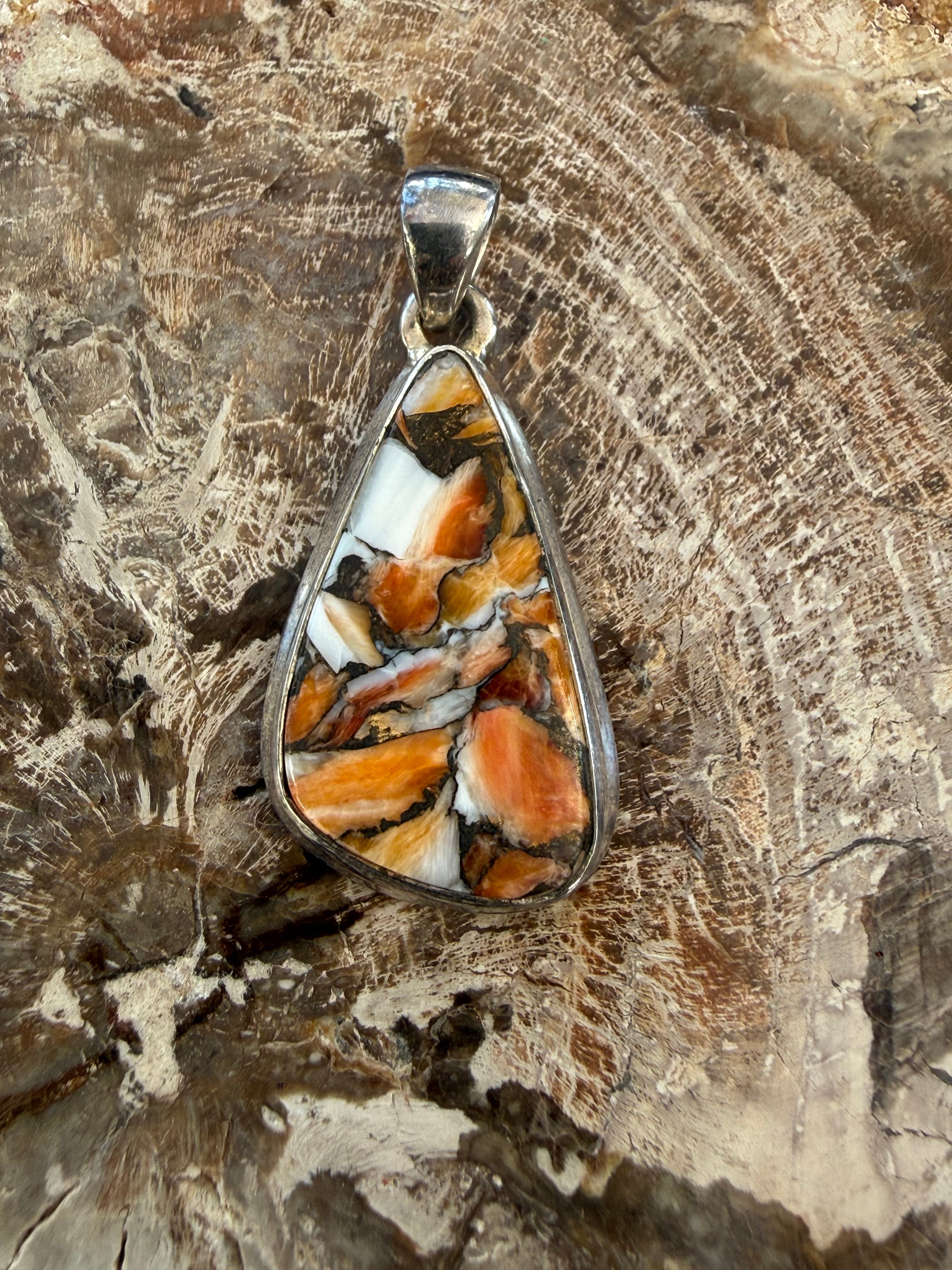 Spiny Oyster Turquoise Pendant – Stone of Vitality & Sacred Protection, 31mmx19mm Crystal Wellness