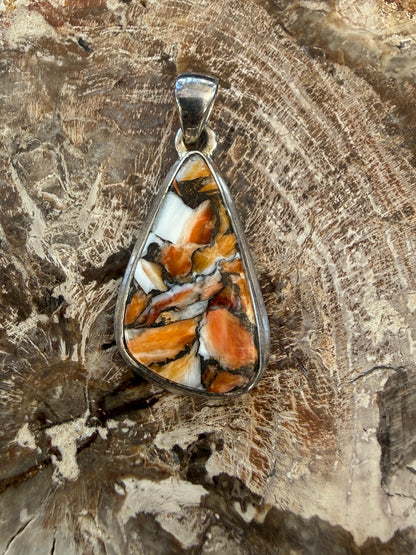 Spiny Oyster Turquoise Pendant – Stone of Vitality & Sacred Protection, 31mmx19mm Crystal Wellness