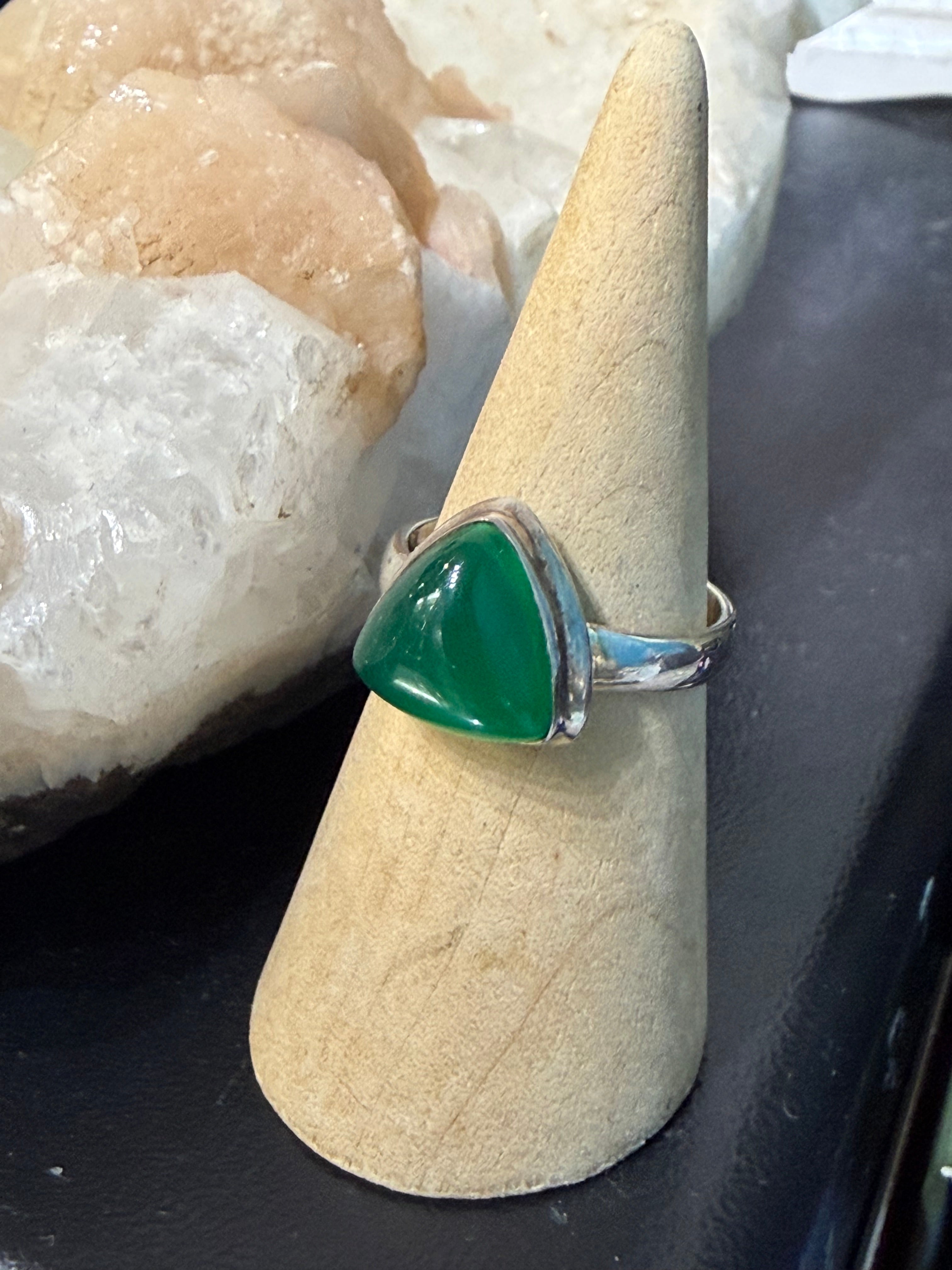 Green Onyx Ring, size 9 – Stone of Strength, Renewal & Heart-Centred Confidence Crystal Wellness