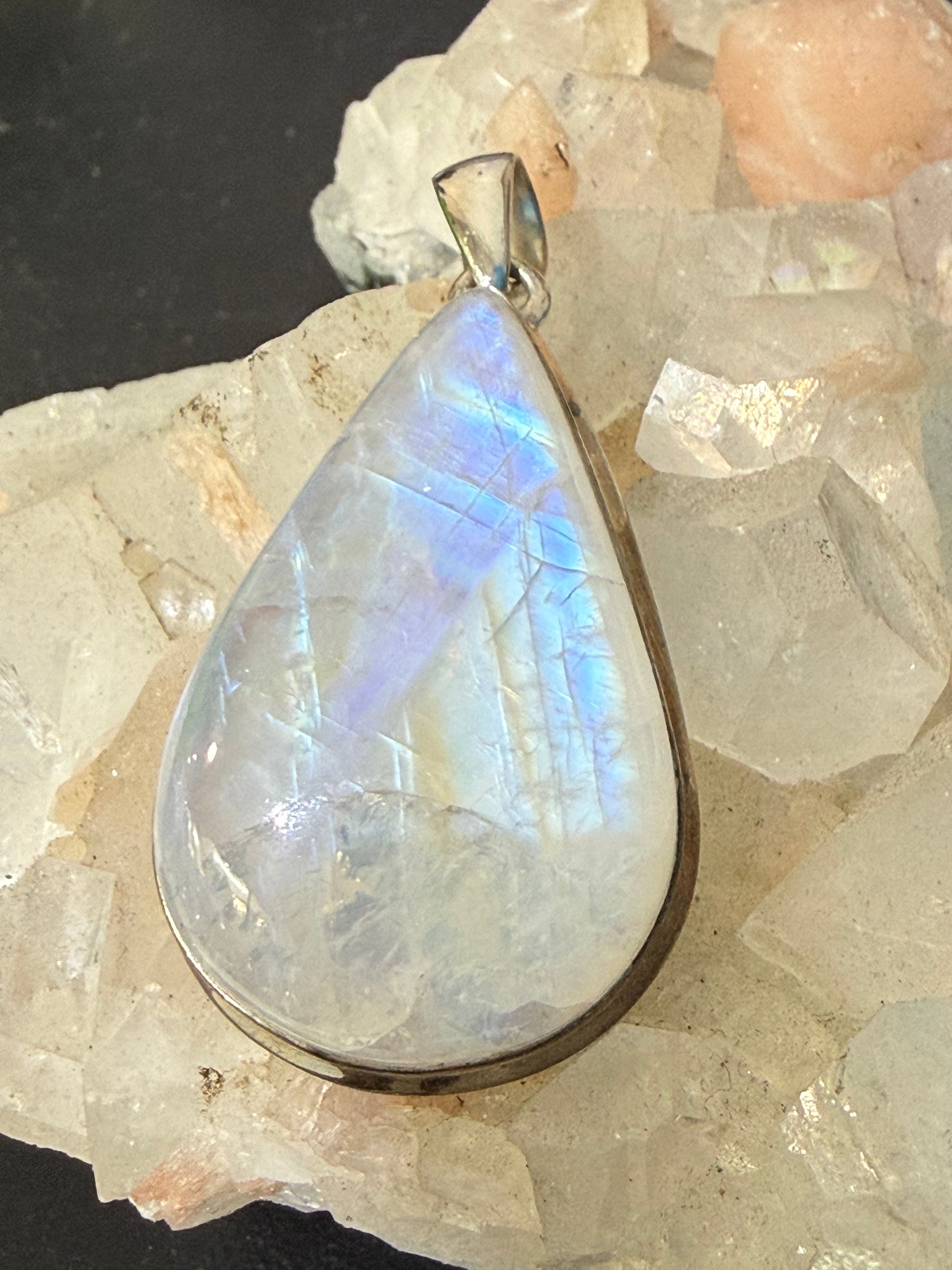 Moonstone Pendant  High quality – Stone of Intuition, New Beginnings & Divine Feminine Energy, 40mmx27mm Crystal Wellness