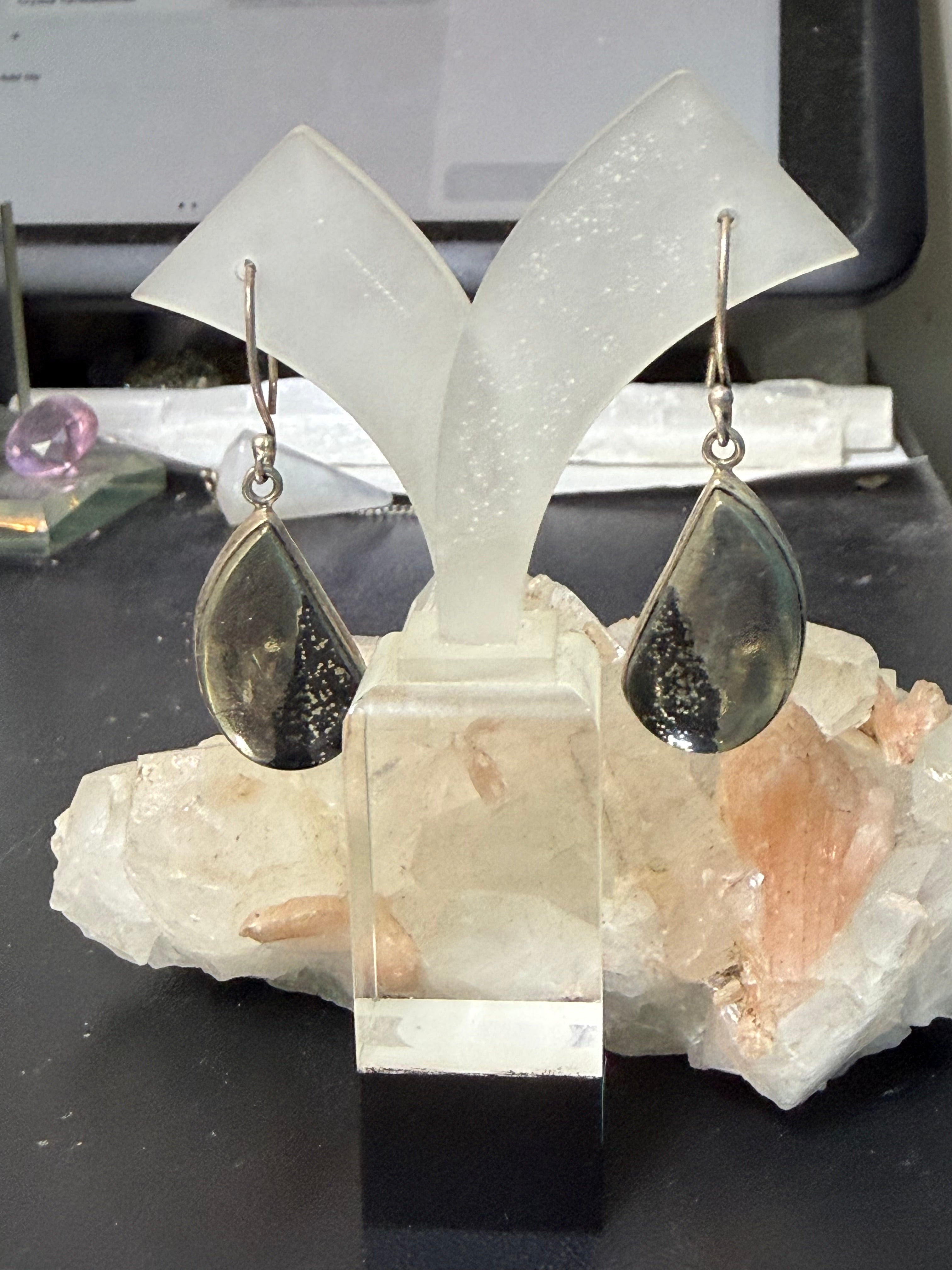 Magnetite & Pyrite Earrings – Grounding, Protection & Prosperity, 22mmx15mm Crystal Wellness