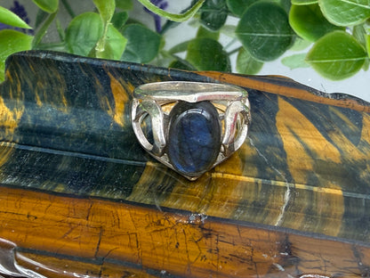 ✨ High-Quality Labradorite Ring — Stone of Magic & Transformation, size 9 Crystal Wellness