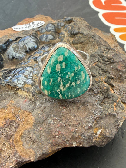 💚 Amazonite Ring, size 9

Truth • Courage • Harmony • Heartfelt Communication Crystal Wellness