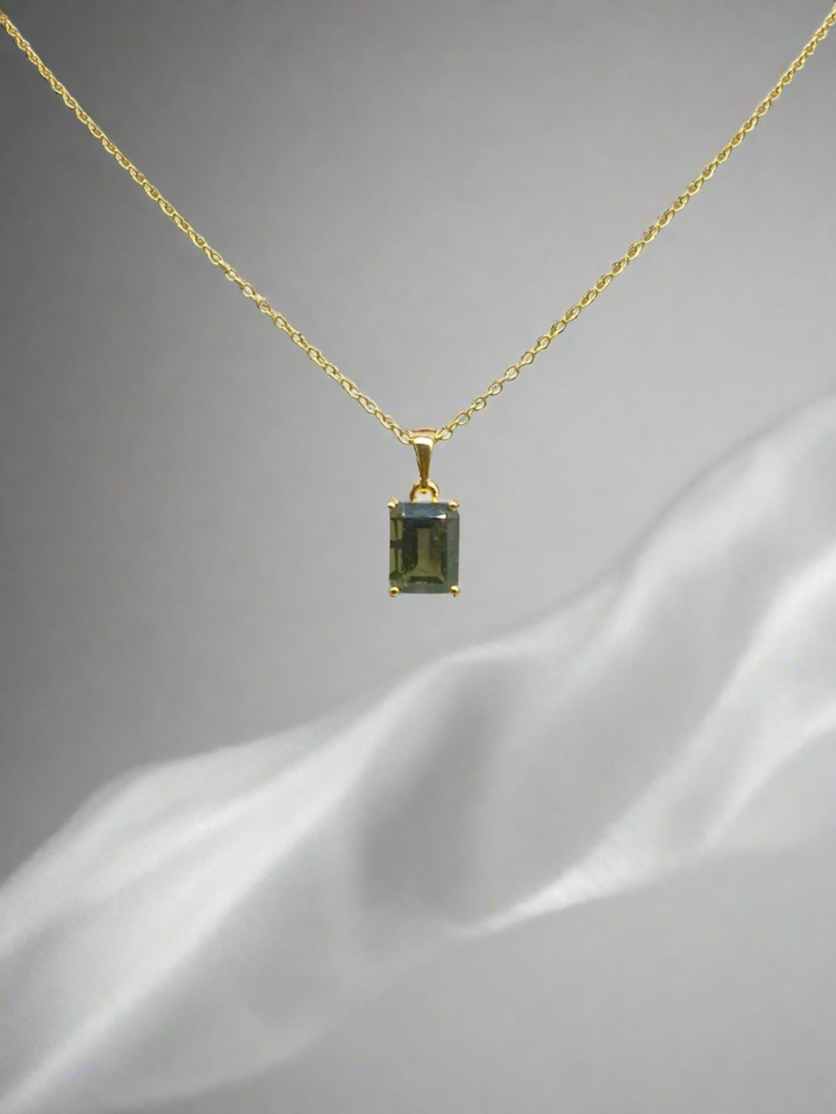 5ct Authentic Polished Moldavite 18ct Gold Vermeil Pendant 9x7mm Crystal Wellness