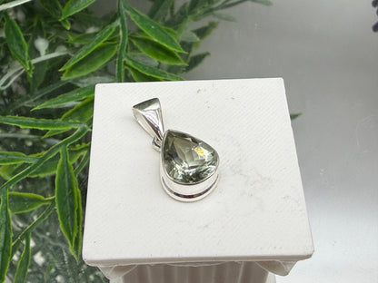PRASIOLITE SILVER PENDANT

“Stone of Spiritual Growth, Heart Healing & Abundance”, 1mmx7mm Crystal Wellness