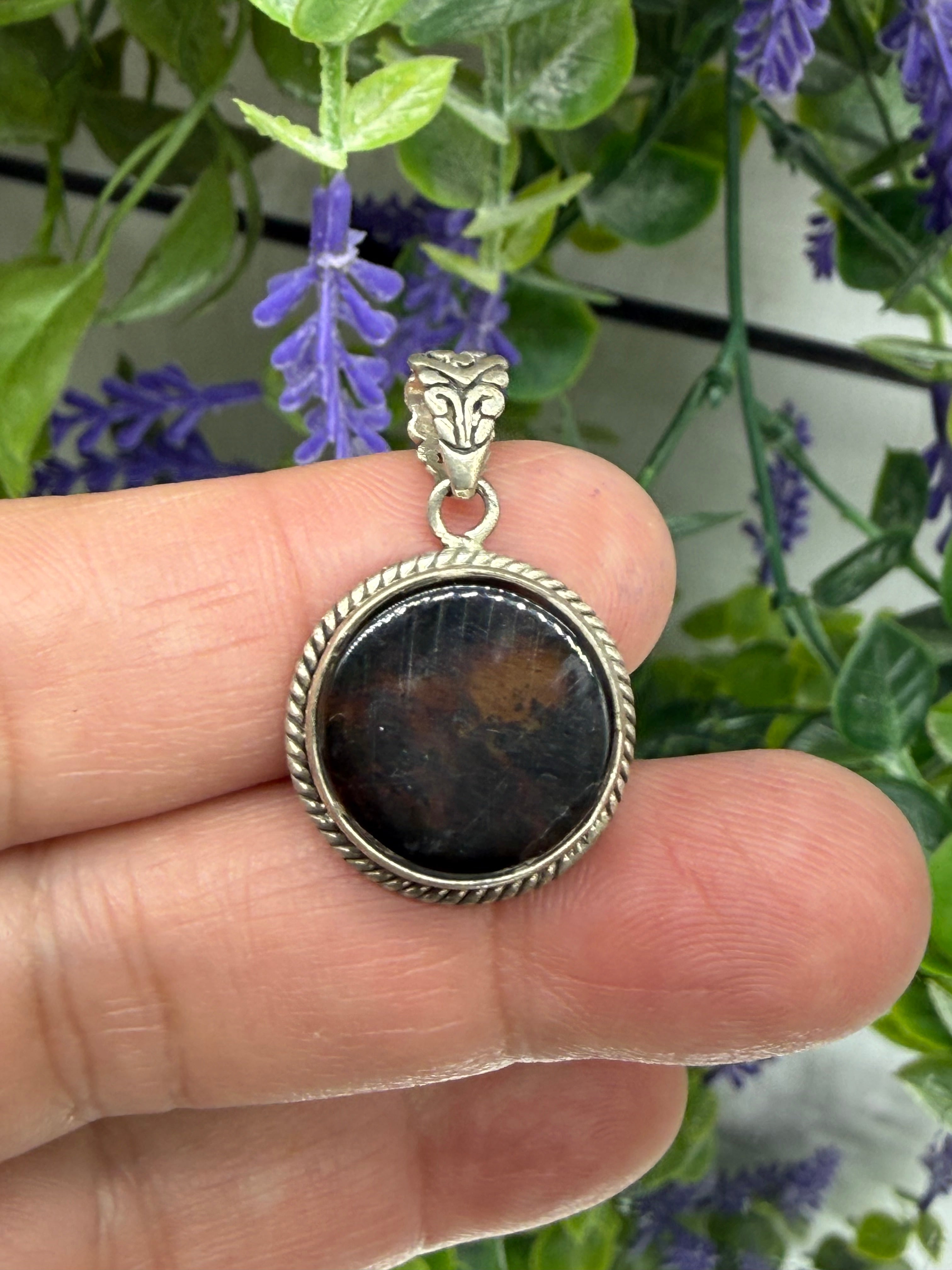 Golden Amber Pendant — Warmth, Protection & Ancient Light, 16mmx16mm Crystal Wellness