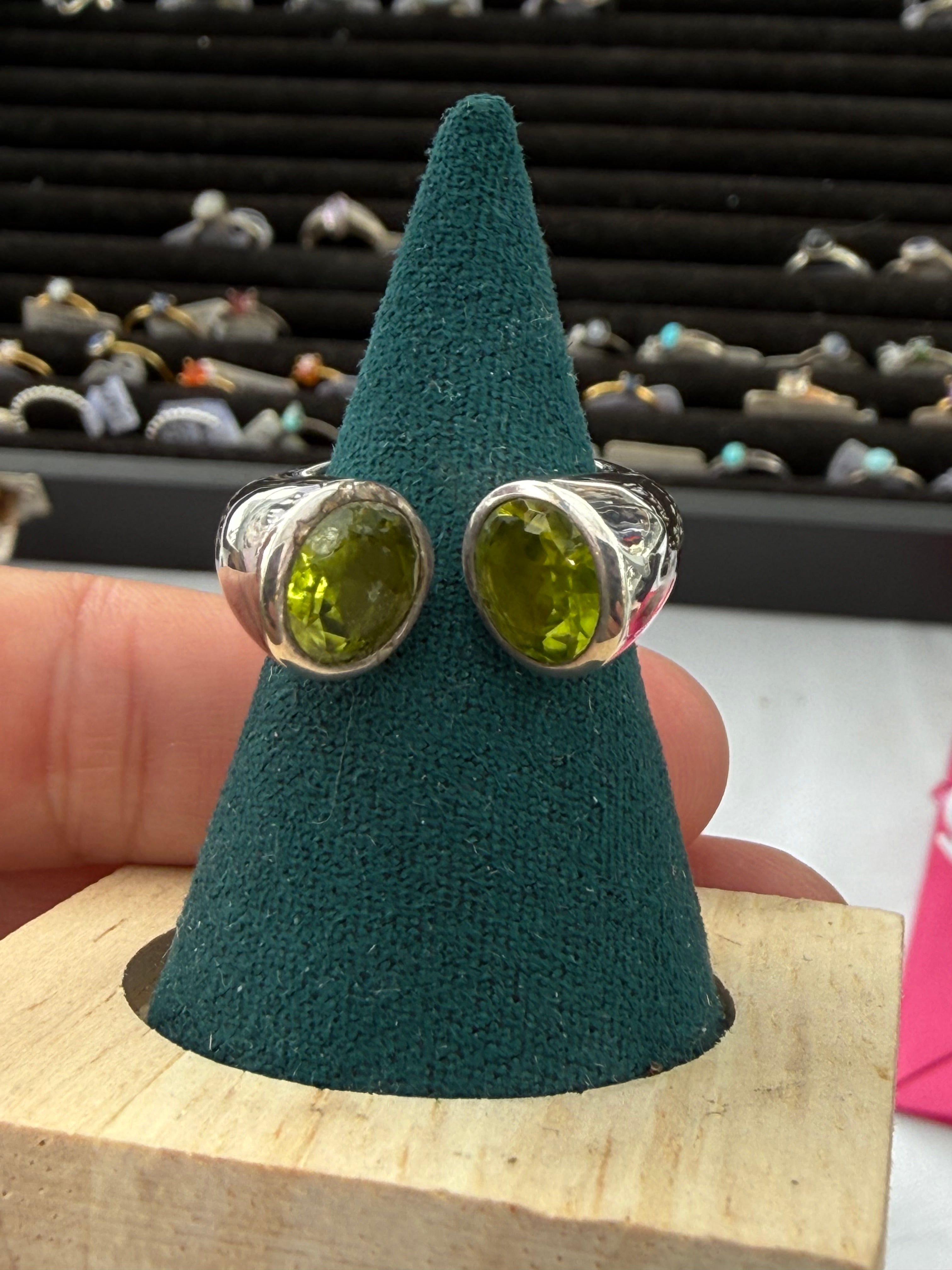 Peridot Ring – A Gem of Abundance, Joy & New Beginnings, size 6 Crystal Wellness