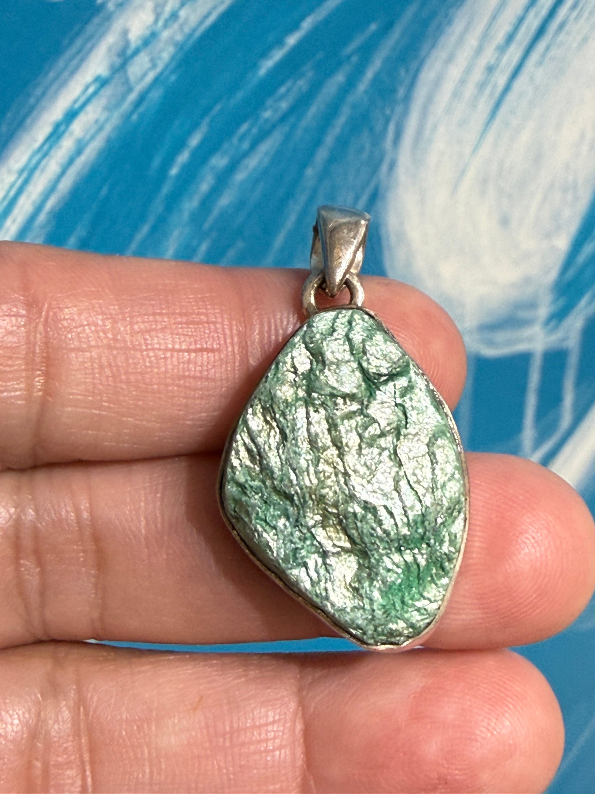 Fuchsite Healing Heart Pendant, 30mmx20mm Crystal Wellness