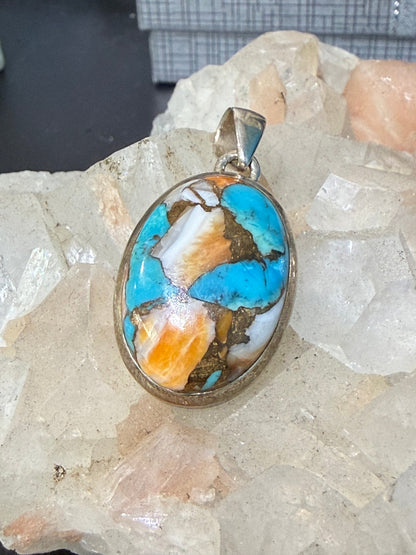 Spiny Oyster Turquoise Pendant — Vibrant Strength & Sacred Protection, 27mmx20mm Crystal Wellness