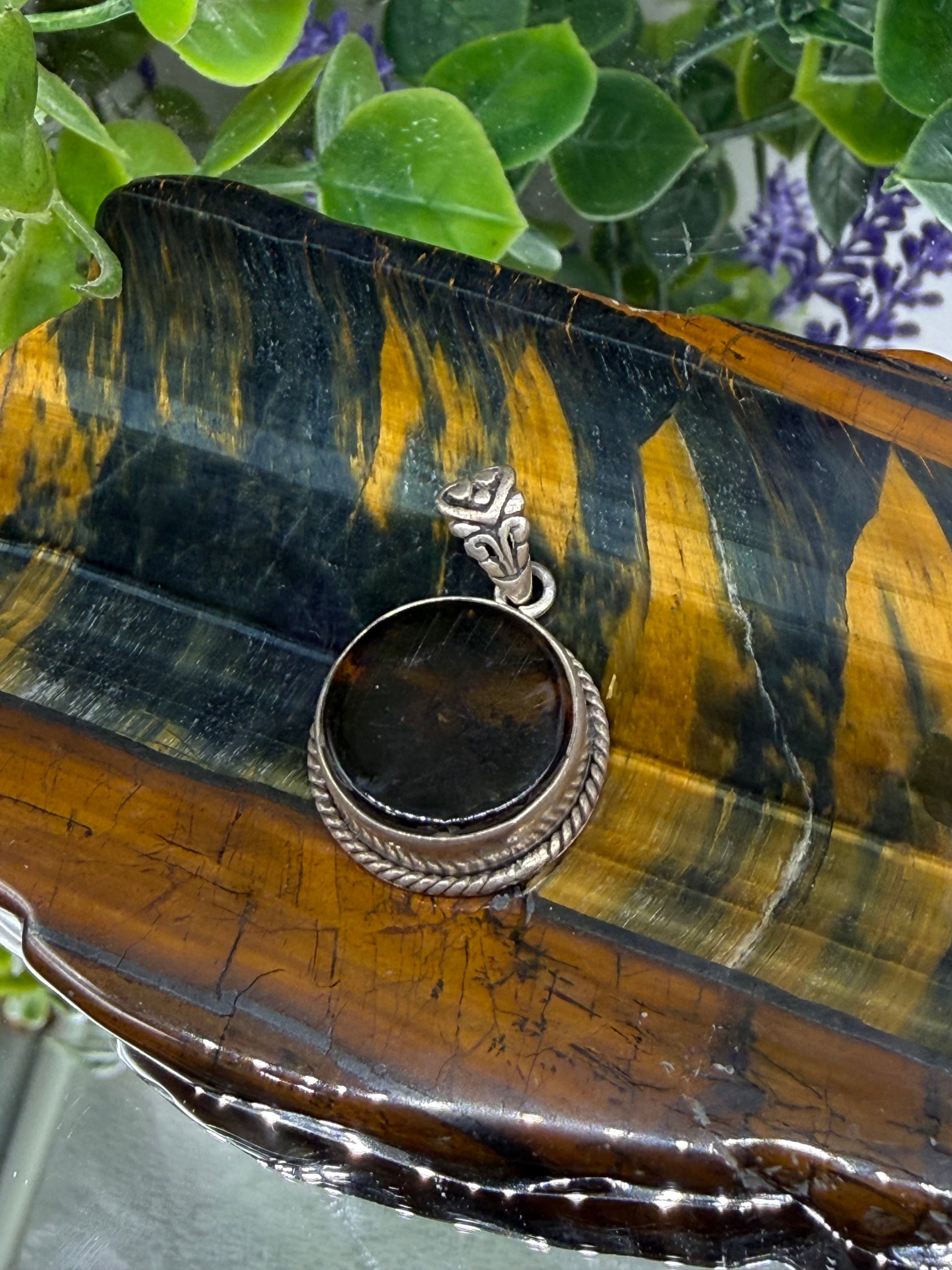 Golden Amber Pendant — Warmth, Protection & Ancient Light, 16mmx16mm Crystal Wellness