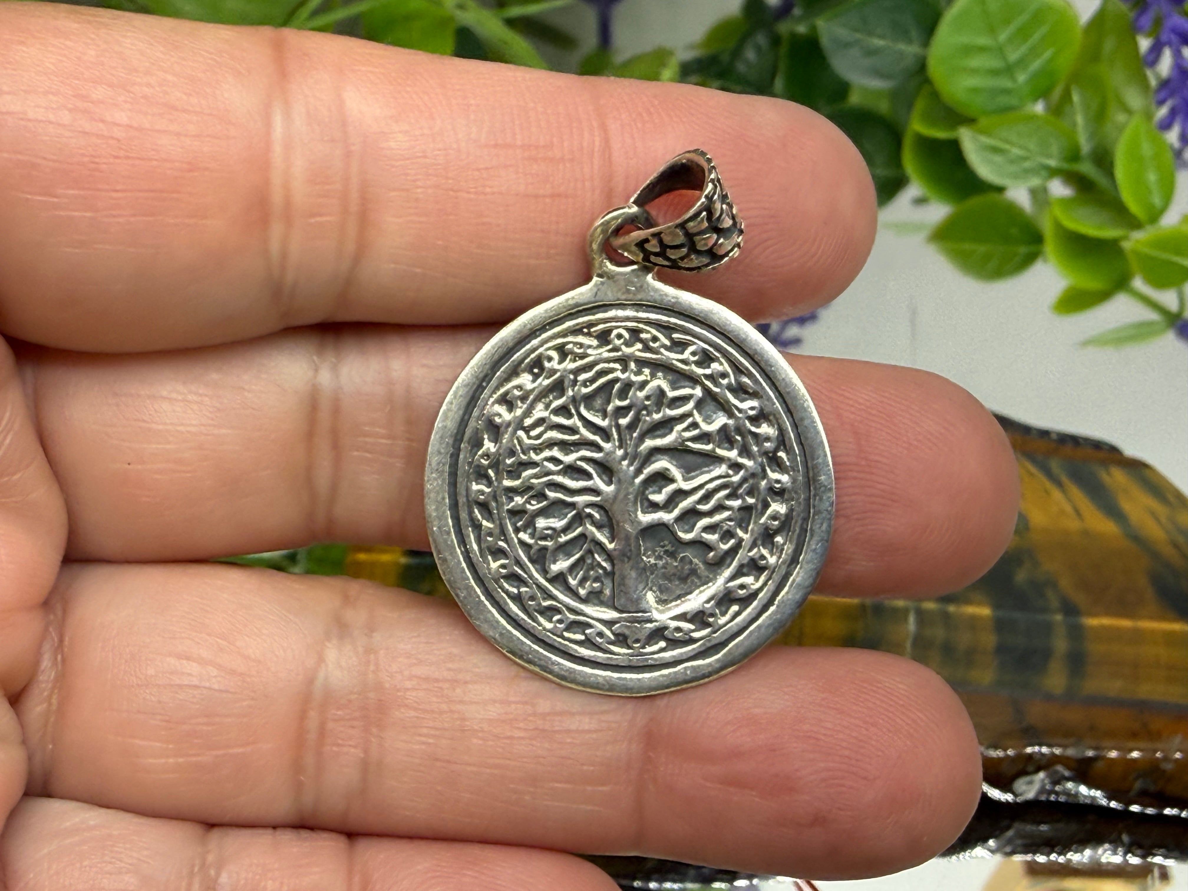 🌳 Tree of Life Pendant — Roots, Growth & Abundance, 25mmx25mm Crystal Wellness