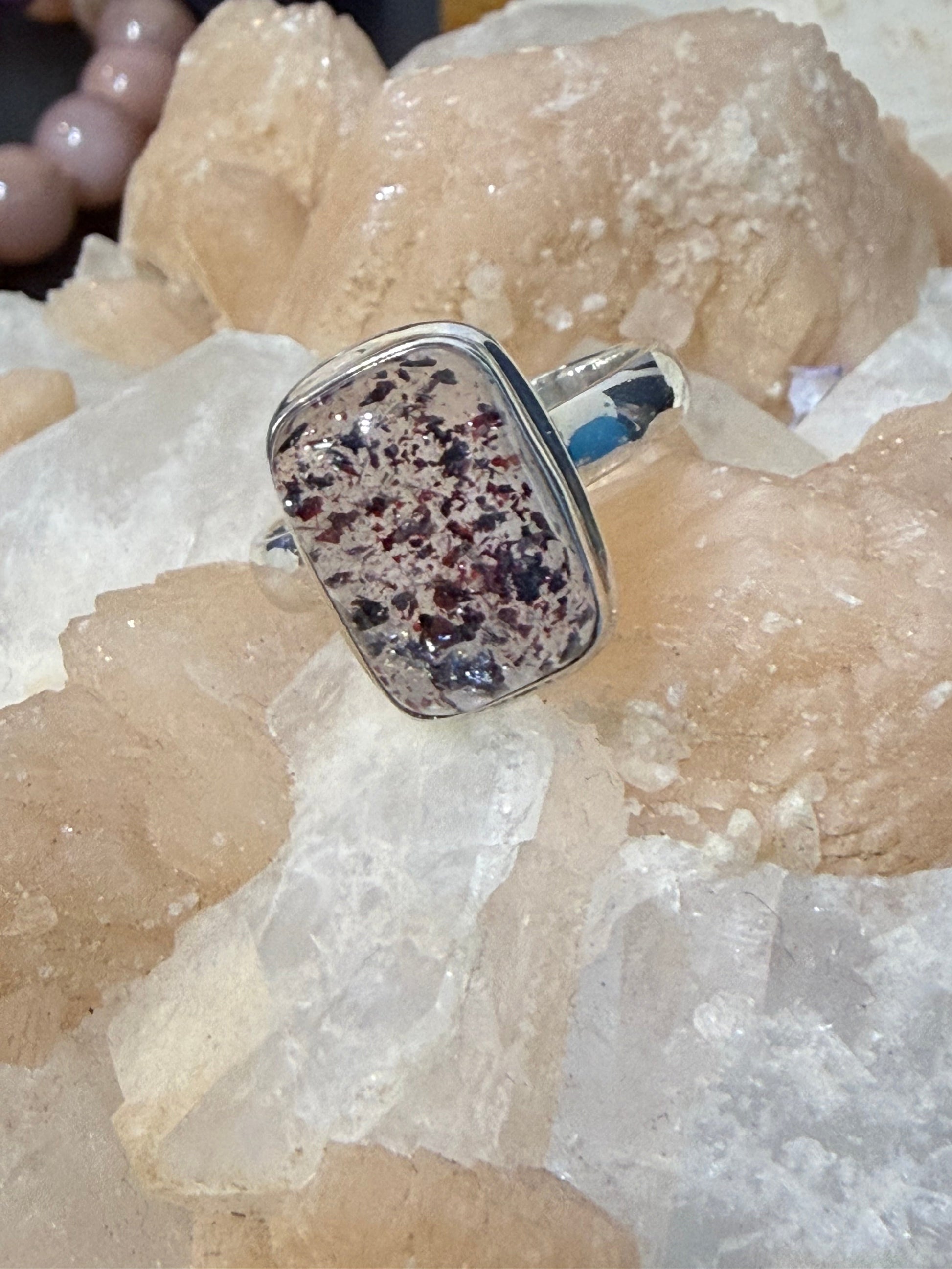 Orire Lucky Quartz Ring, size 8

Fortune • Positive Energy • New Beginnings Crystal Wellness
