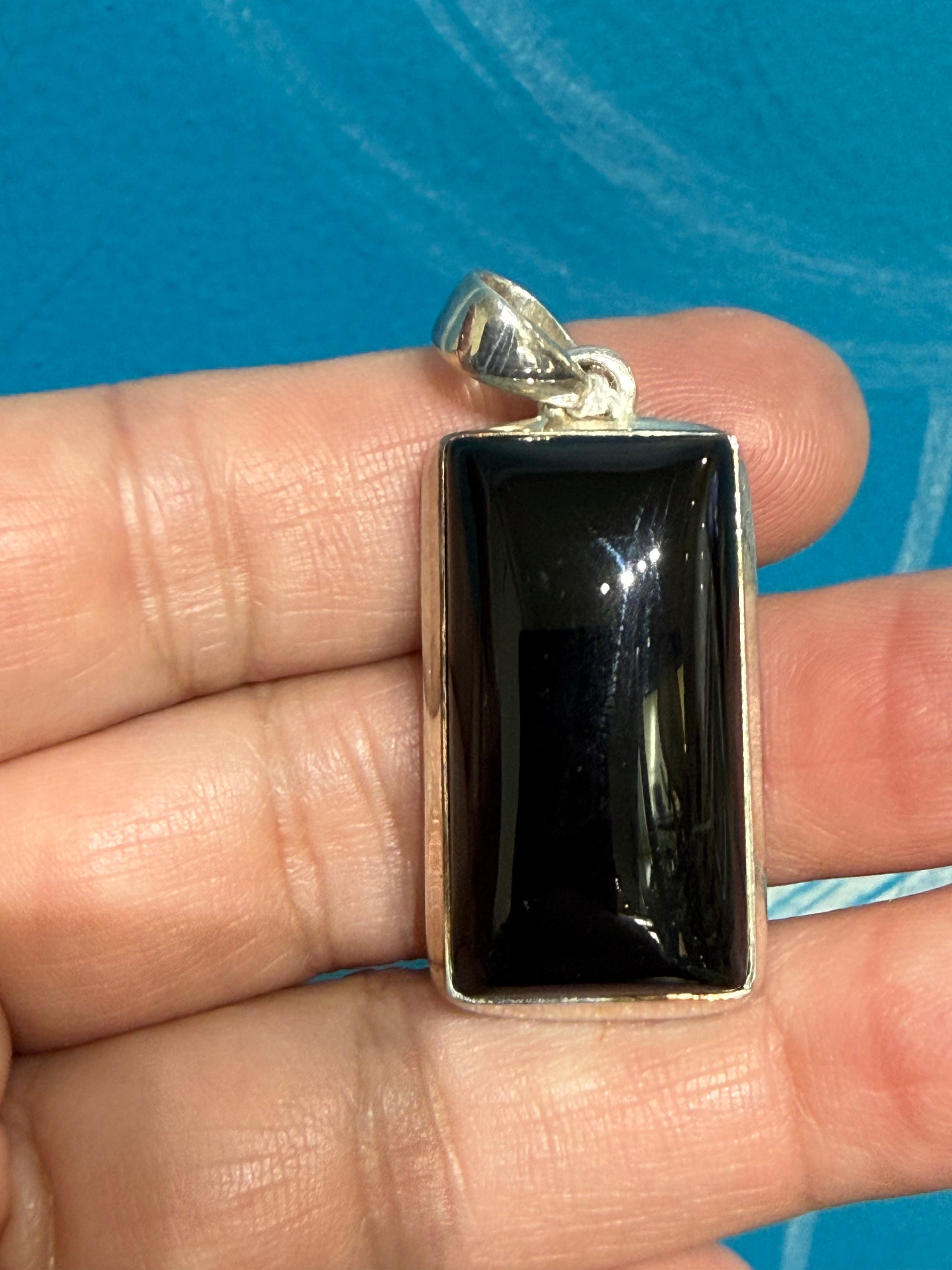 Black Onyx Pendant, 38mmx18mm

Strength • Protection • Grounding Crystal Wellness