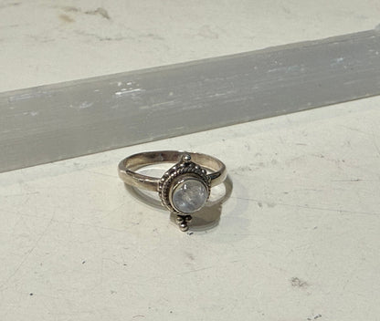 Moonstone Ring, size 8
Stone of intuition, feminine wisdom & new beginnings Crystal Wellness