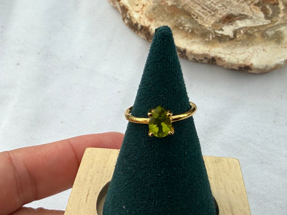 Peridot Ring – Stone of Abundance, Joy & Renewal, size 4 Crystal Wellness
