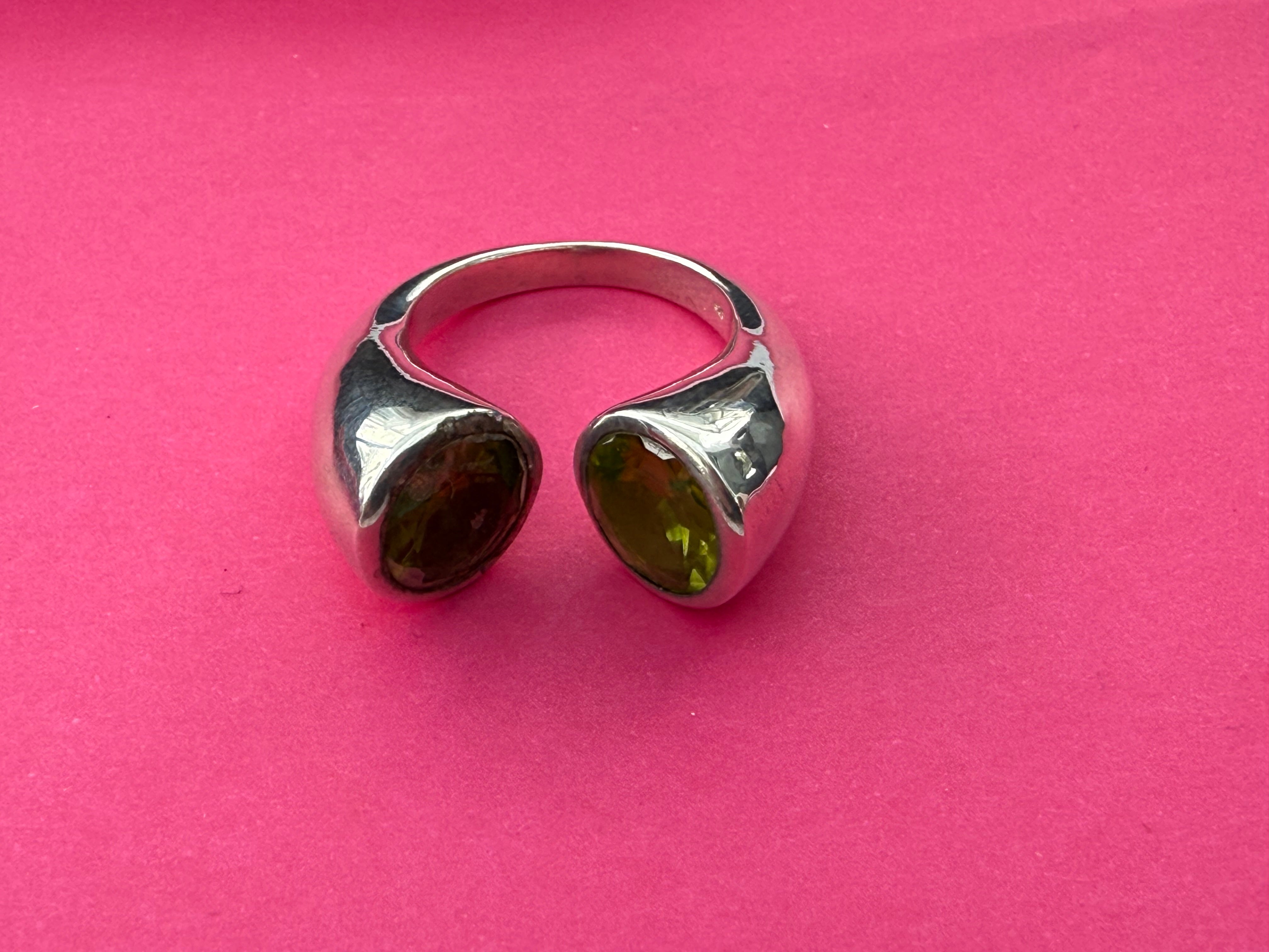 Peridot Ring – A Gem of Abundance, Joy & New Beginnings, size 6 Crystal Wellness