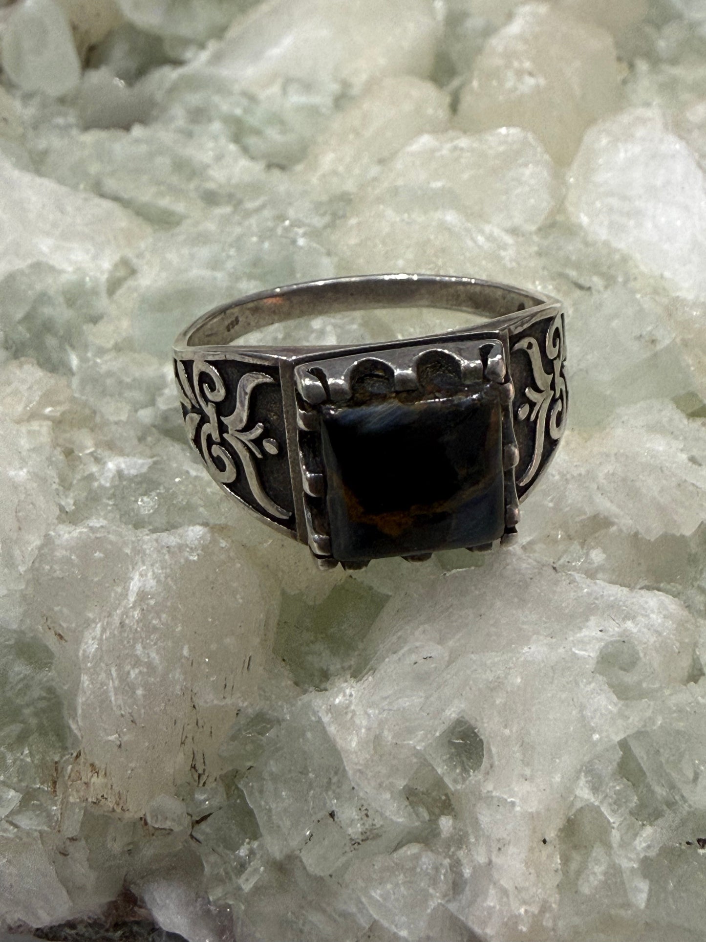 Classic Sterling Silver Men’s Ring – Size 13.5 Crystal Wellness