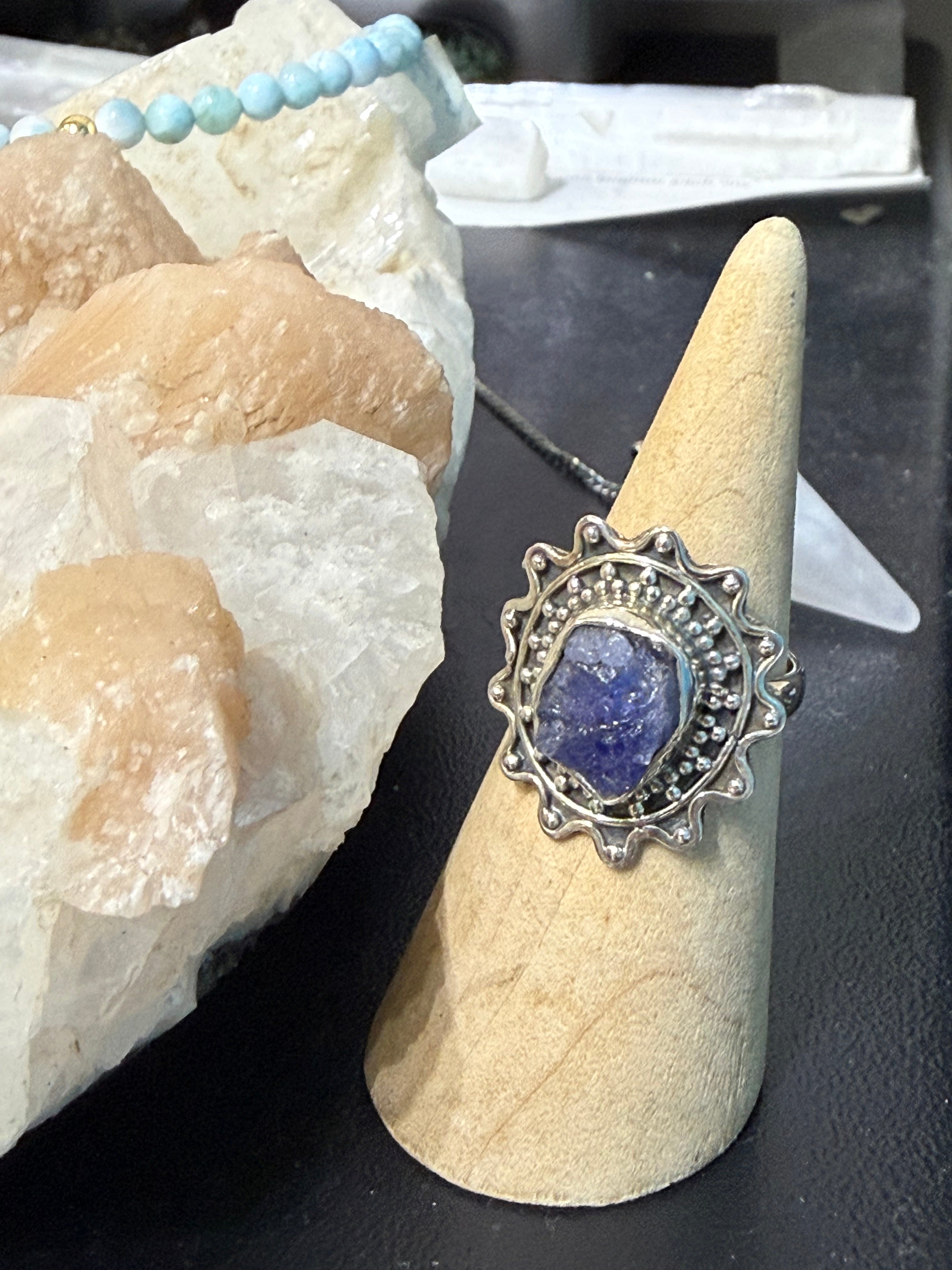 Raw Tanzanite Ring, size 8 – Intuition, Transformation & Higher Wisdom Crystal Wellness